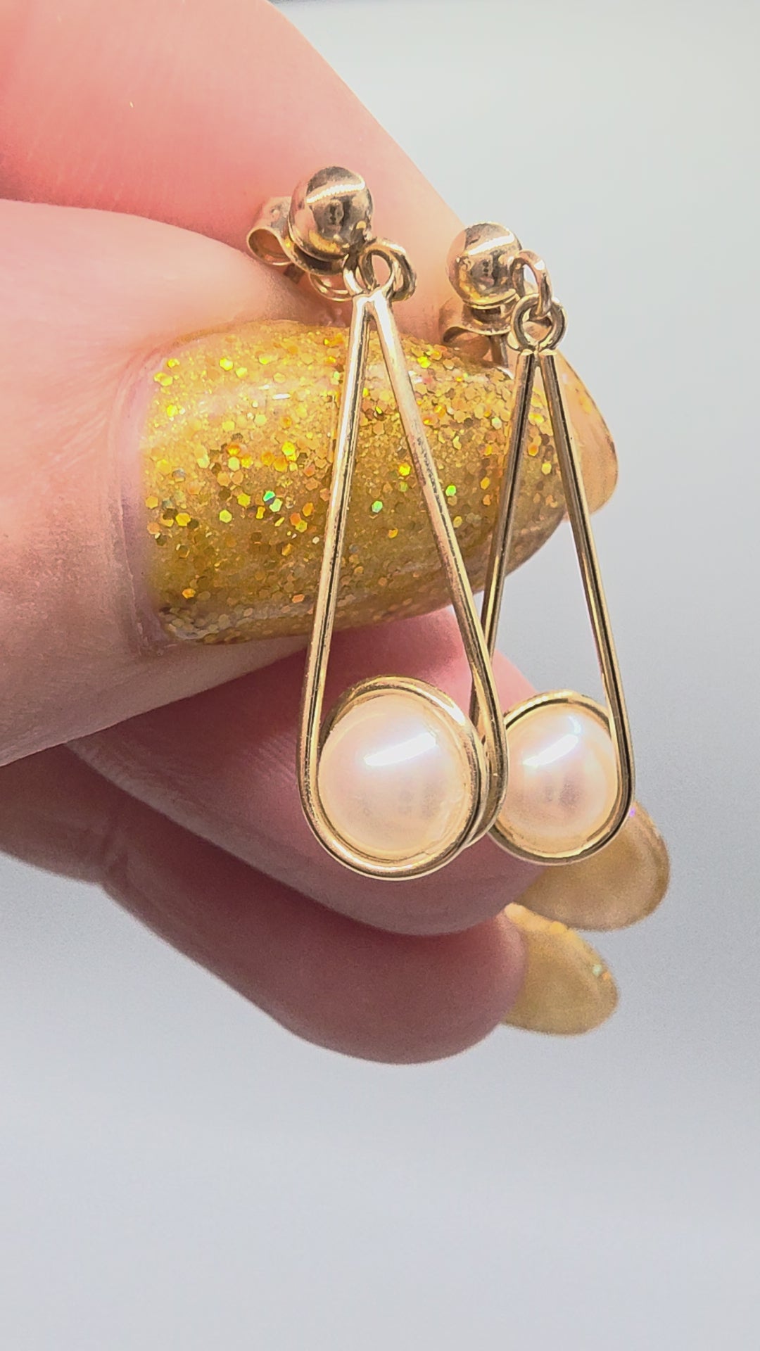 Solid 14K Yellow Gold Pearl Dangle Earrings Teardrop Frame Drop Design