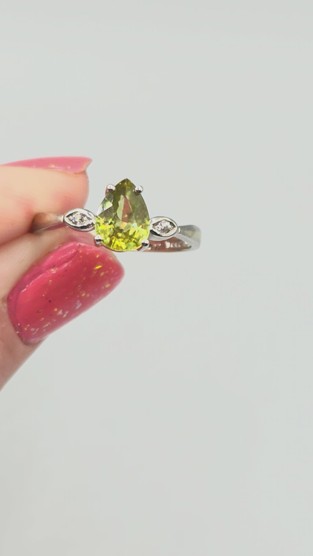 TGGC Solid 10K White Gold Ring with Natural Sphene & White Topaz Accents Size 8