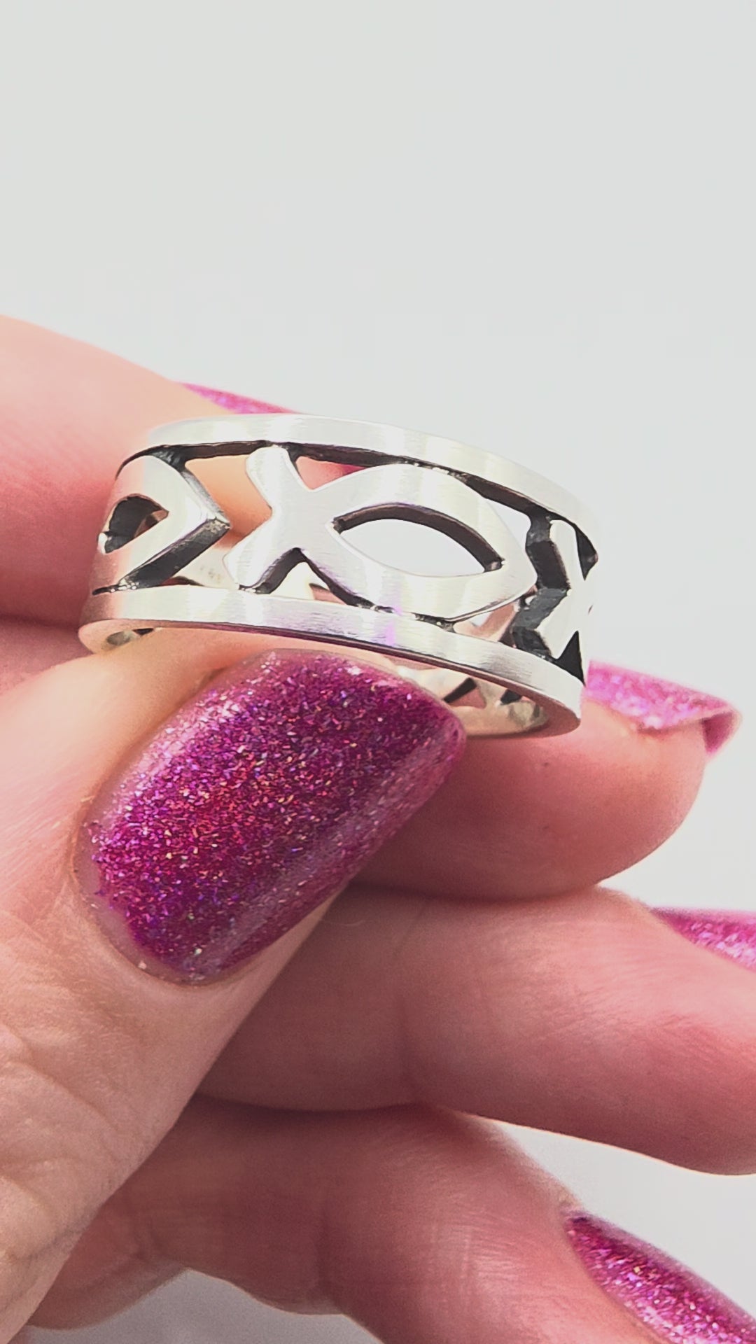 RETIRED James Avery Sterling Silver Ichthus Eternity Ring - Size 7