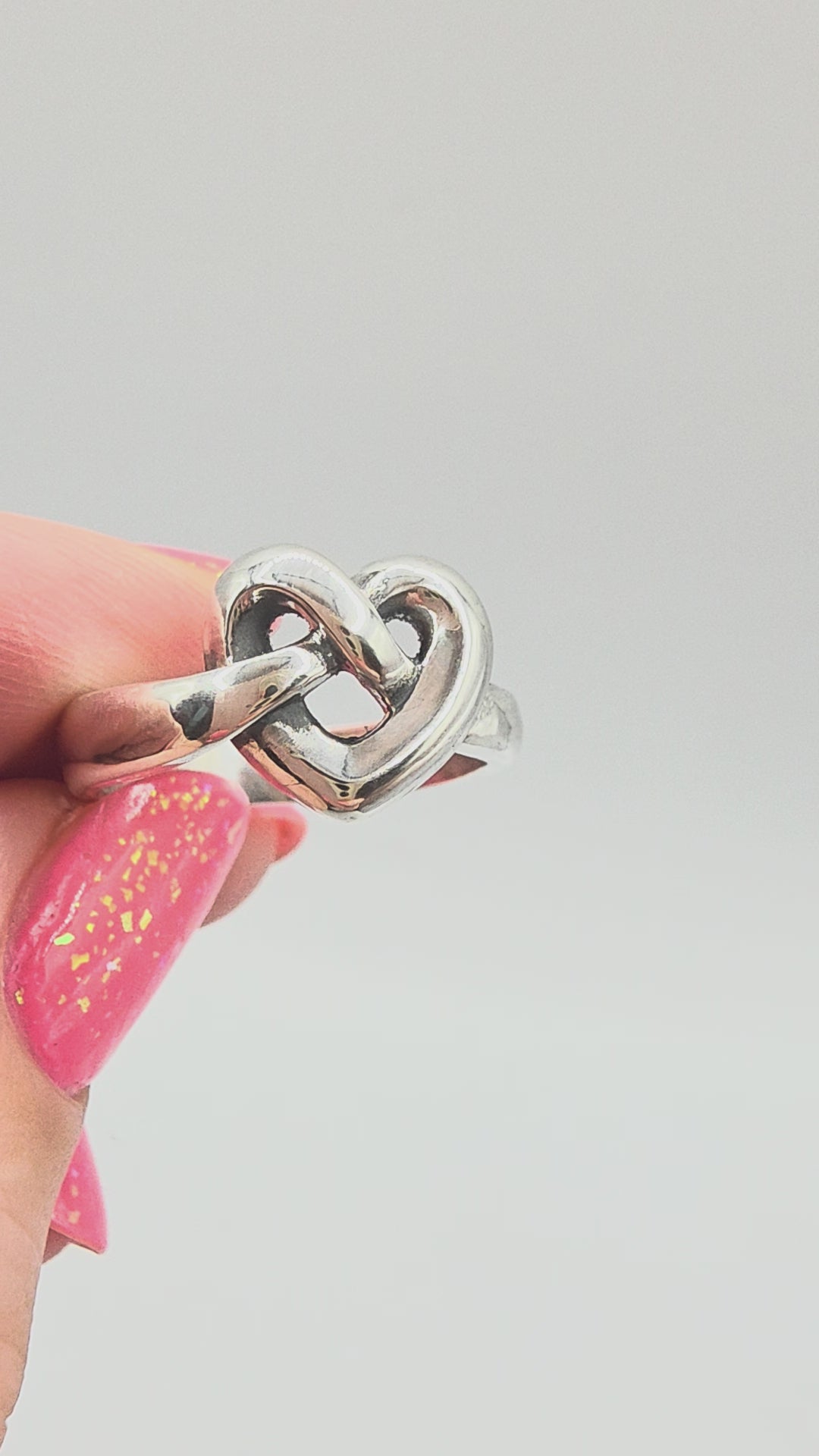 James Avery 925 Sterling Silver Heart Knot Ring - Size 6.25