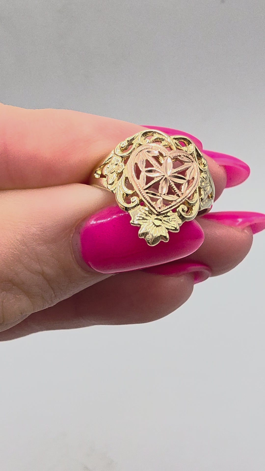 Vintage Beverly Hills Gold Solid 14K Two Tone Floral Filigree Heart Ring - Size 6