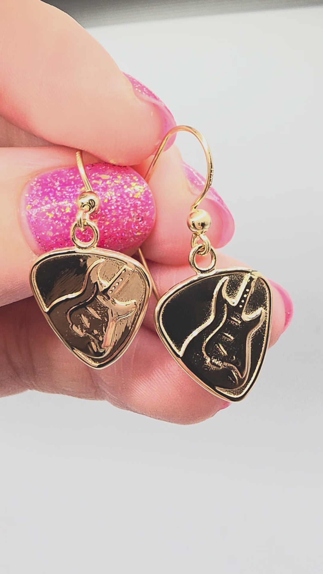 Jeffrey David Guitar Pick Solid 14K Yellow Gold Dangle Earrings Music