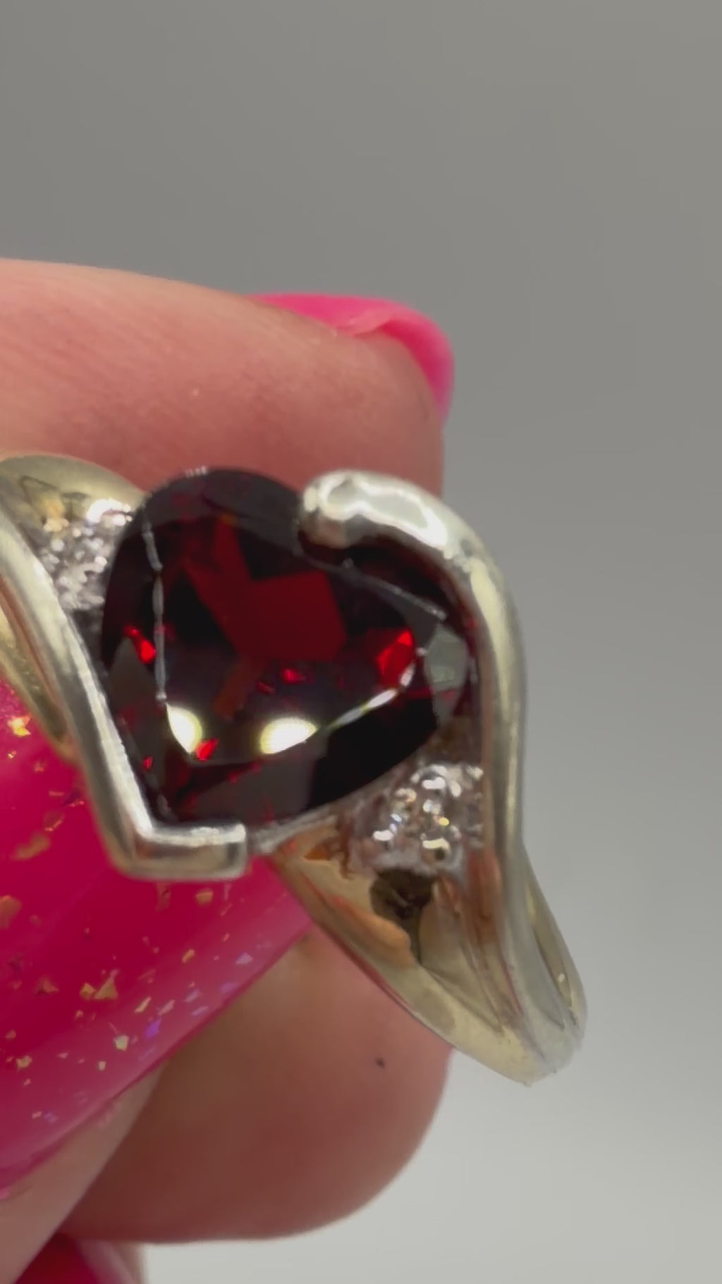 Solid 10K Yellow Gold Ring with Heart-Cut Garnet & Diamond Accents – Size 7.5