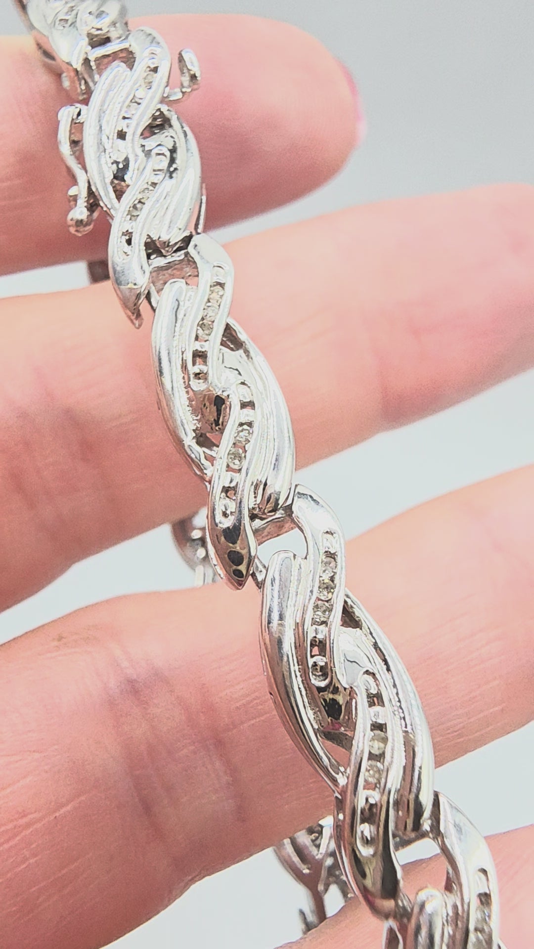 Heng Ngai 925 Sterling Silver 0.25 TW Diamond Link Bracelet - 7.25 Inch