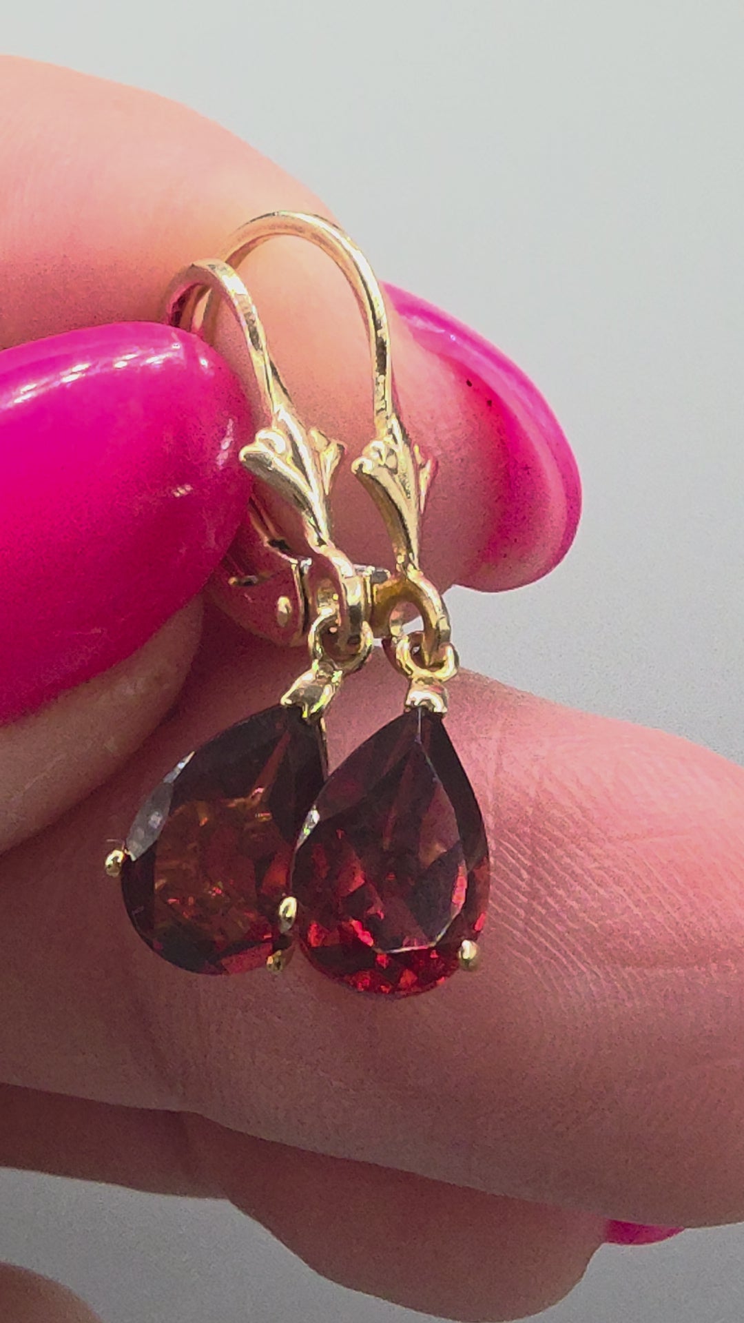 Solid 14K Yellow Gold Pear Cut Garnet Drop Dangle Earrings Leverback Floral