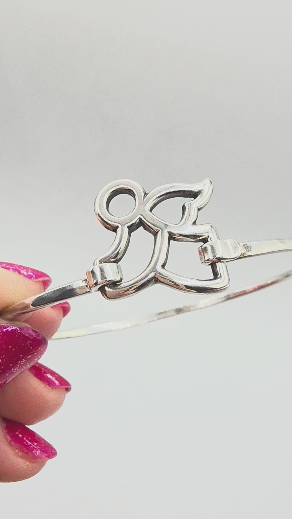 RETIRED James Avery Flying Angel Sterling Silver Bangle Hook Bracelet - 7 Inch
