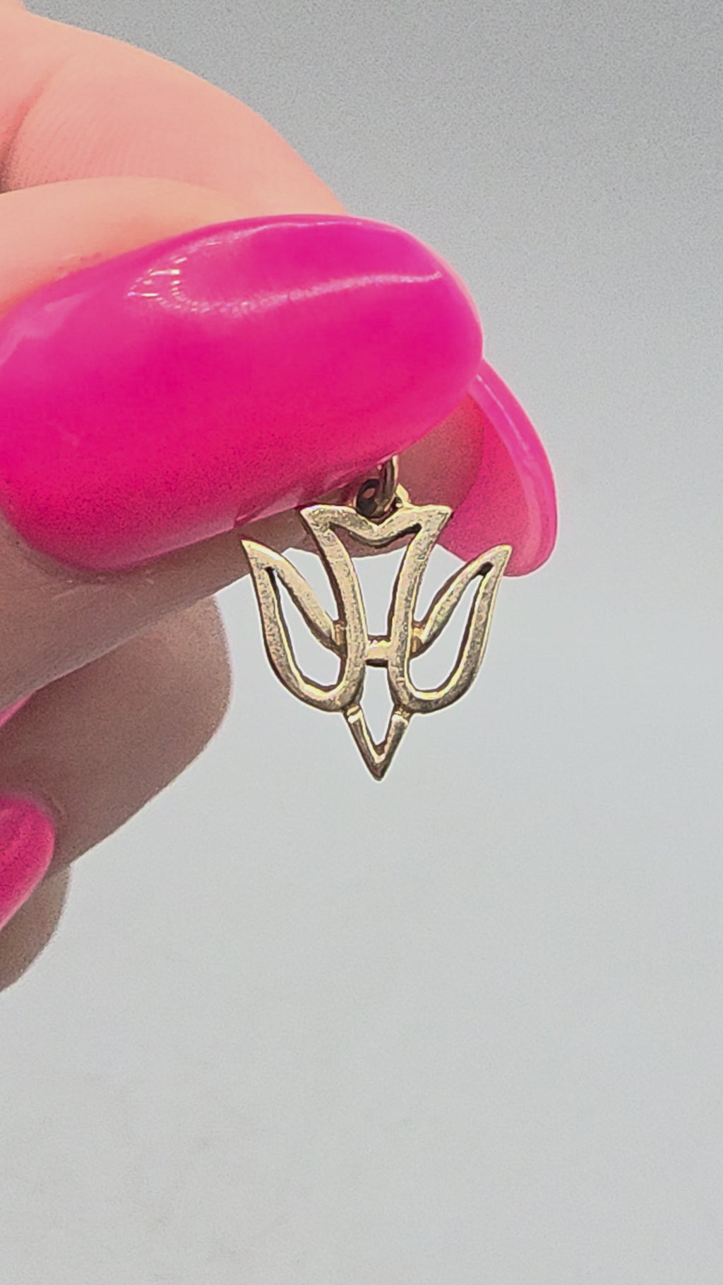 RETIRED James Avery Descending Dove Solid 14K Yellow Gold Charm Pendant