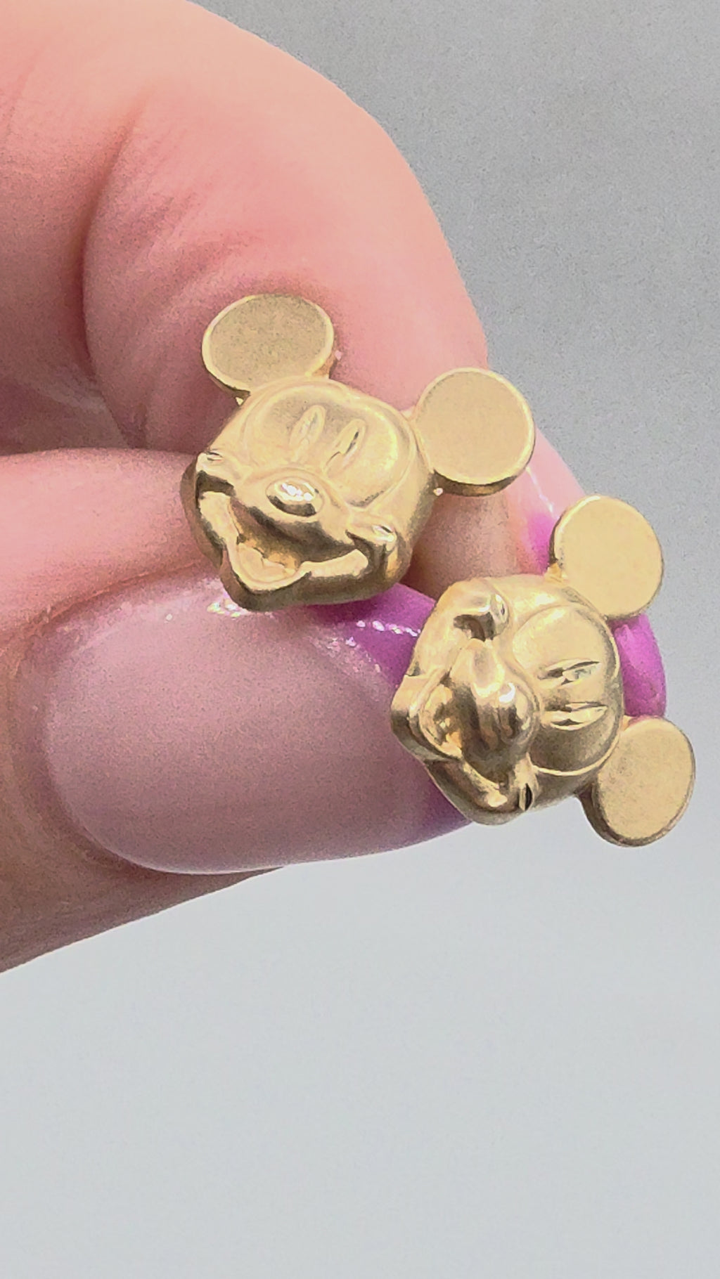 Disney Van Dell Mickey Mouse Solid 14K Yellow Gold Stud Earrings Original Box