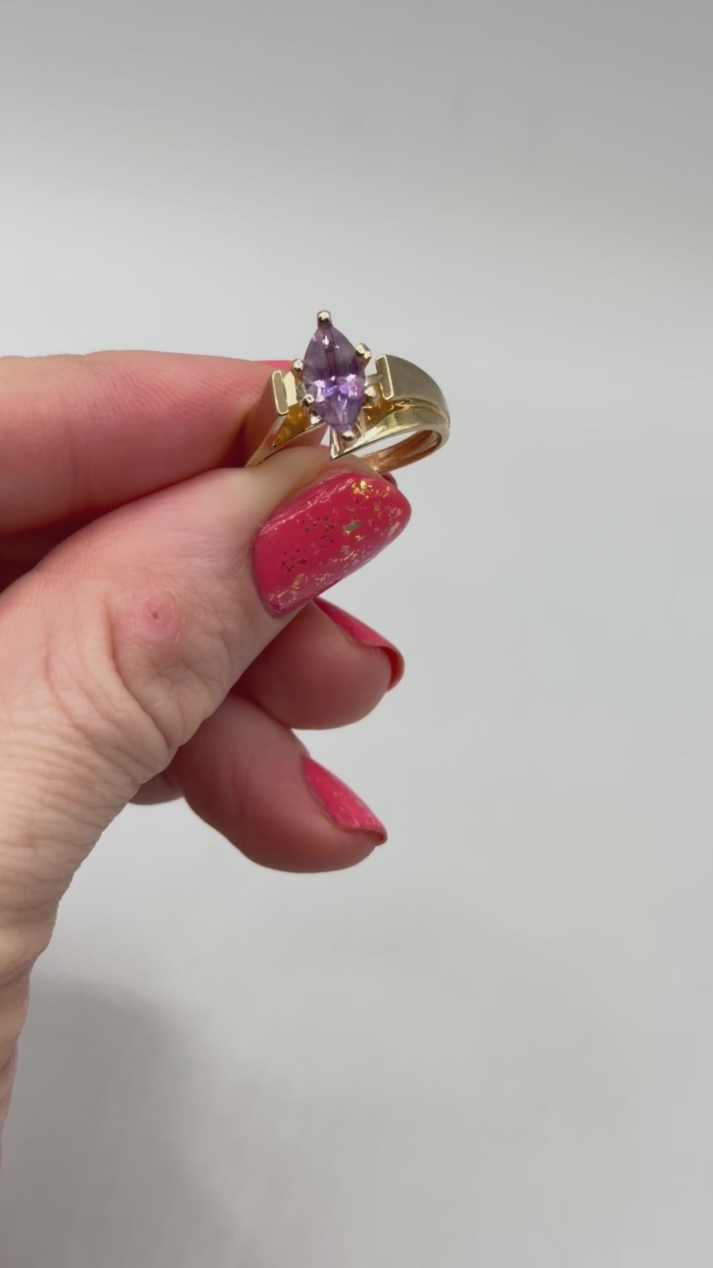 Helzberg Solid 14K Yellow Gold Ring with Marquise-Cut Amethyst – Size 6