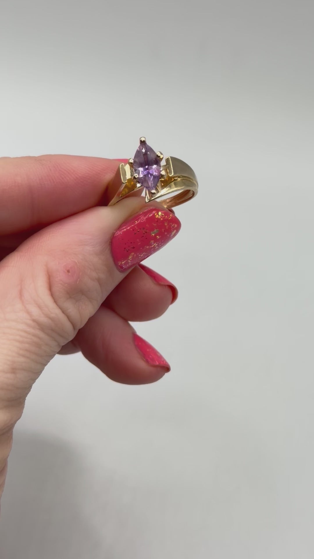 Helzberg Solid 14K Yellow Gold Ring with Marquise-Cut Amethyst – Size 6