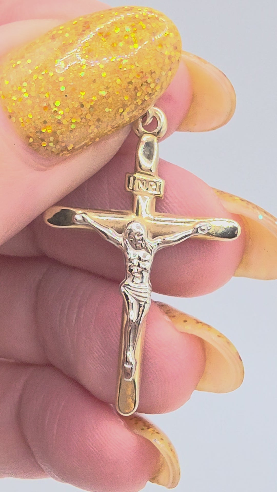 Vintage OroAmerica Solid 14K Two Tone Gold Italian Crucifix Pendant with White Gold Corpus and INRI Titulus Banner Video