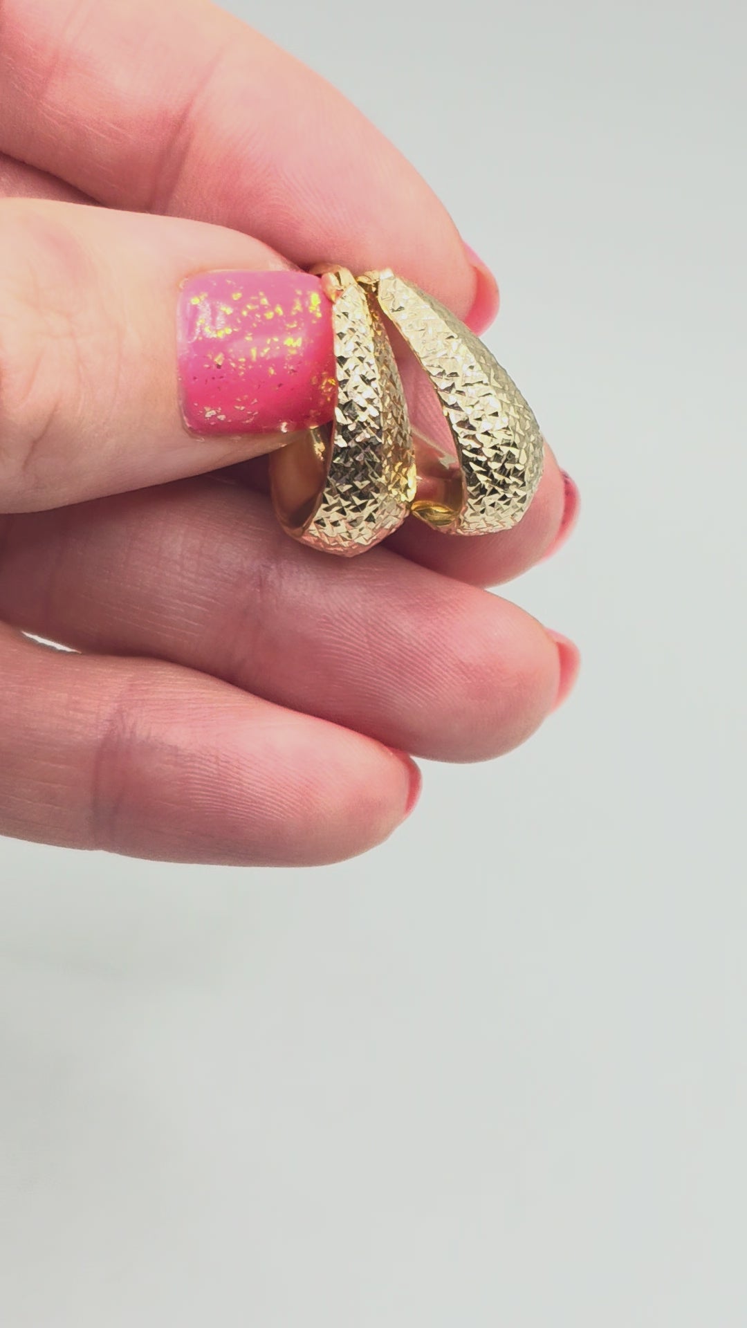 Select Jewelry Inc. Solid 14K Yellow Gold Diamond-Cut Hoop Earrings