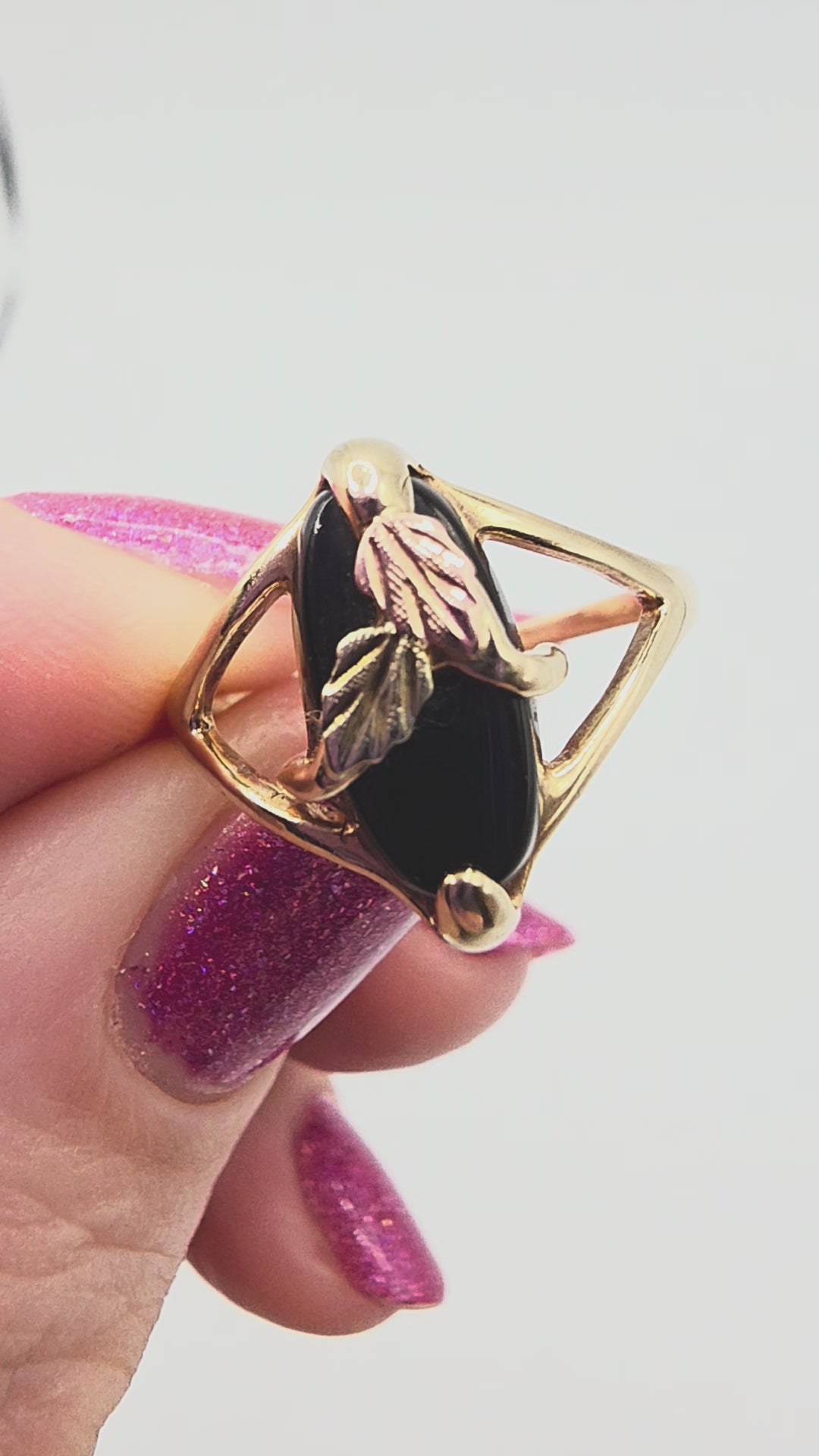 Black Hills Gold Solid 10K Ring with Black Onyx & 12K Leaf Accents – Size 6.25