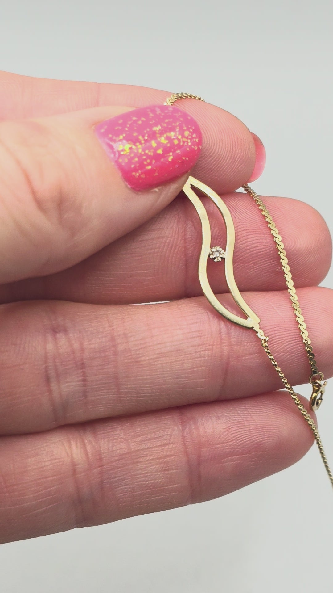 Solid 14K Gold S-Link Serpentine Chain Bracelet wtih Diamond Accent - 7 Inches