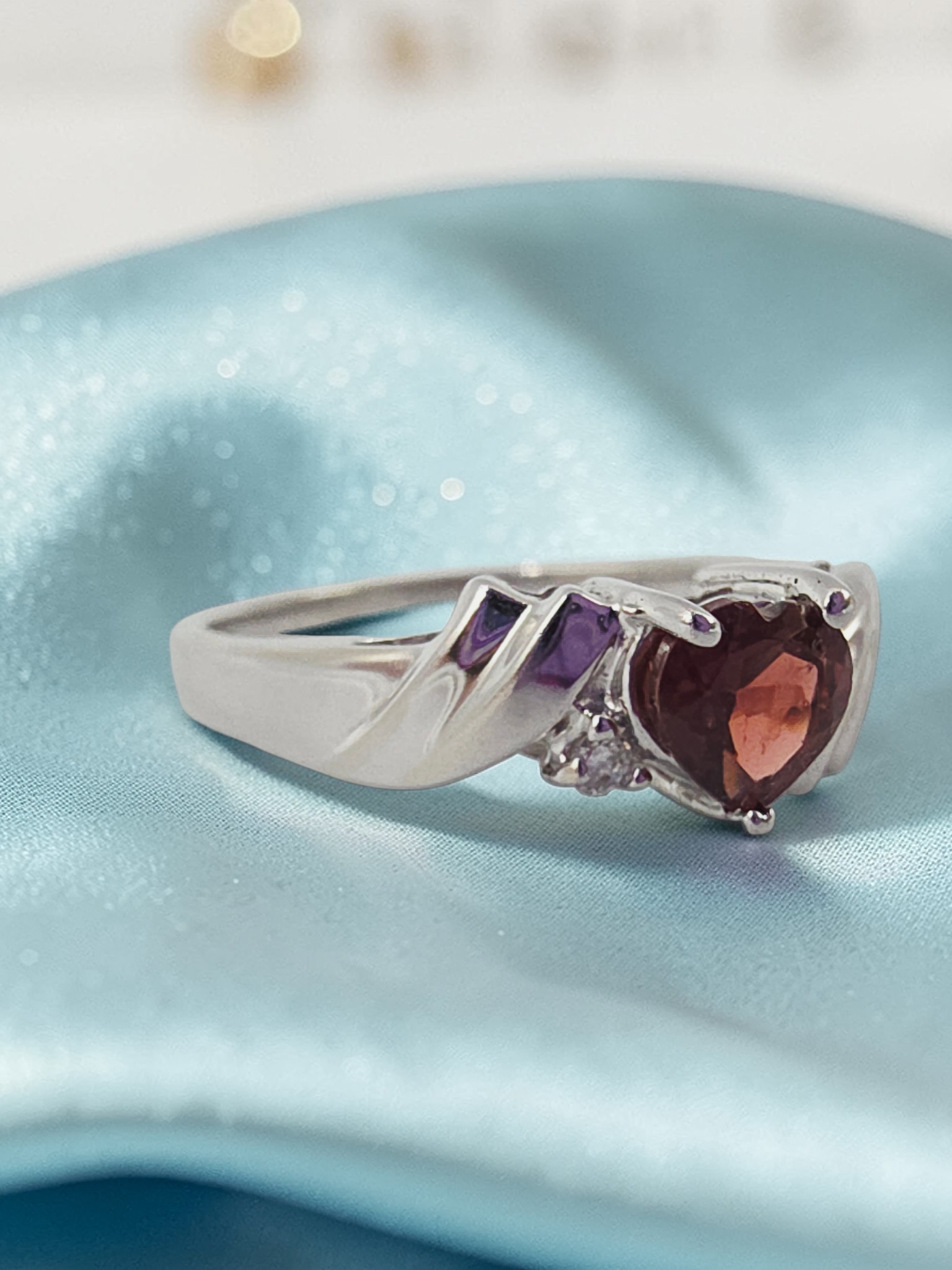 Solid 10K White Gold Ring with Heart Cut Garnet & Diamond Ring Accents - Size 6