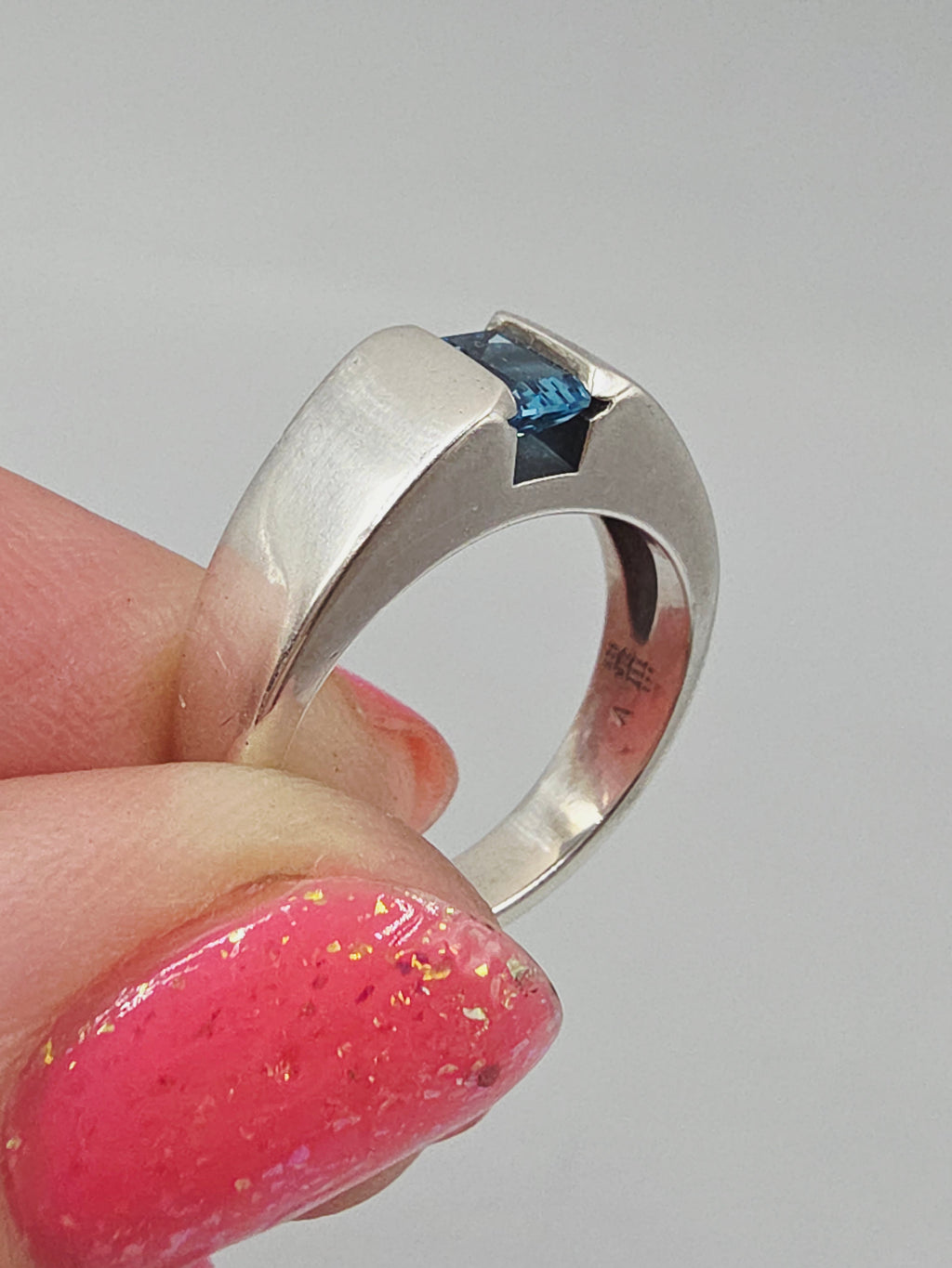 RETIRED James Avery 925 Sterling Silver Blue Topaz Ring - Size 6