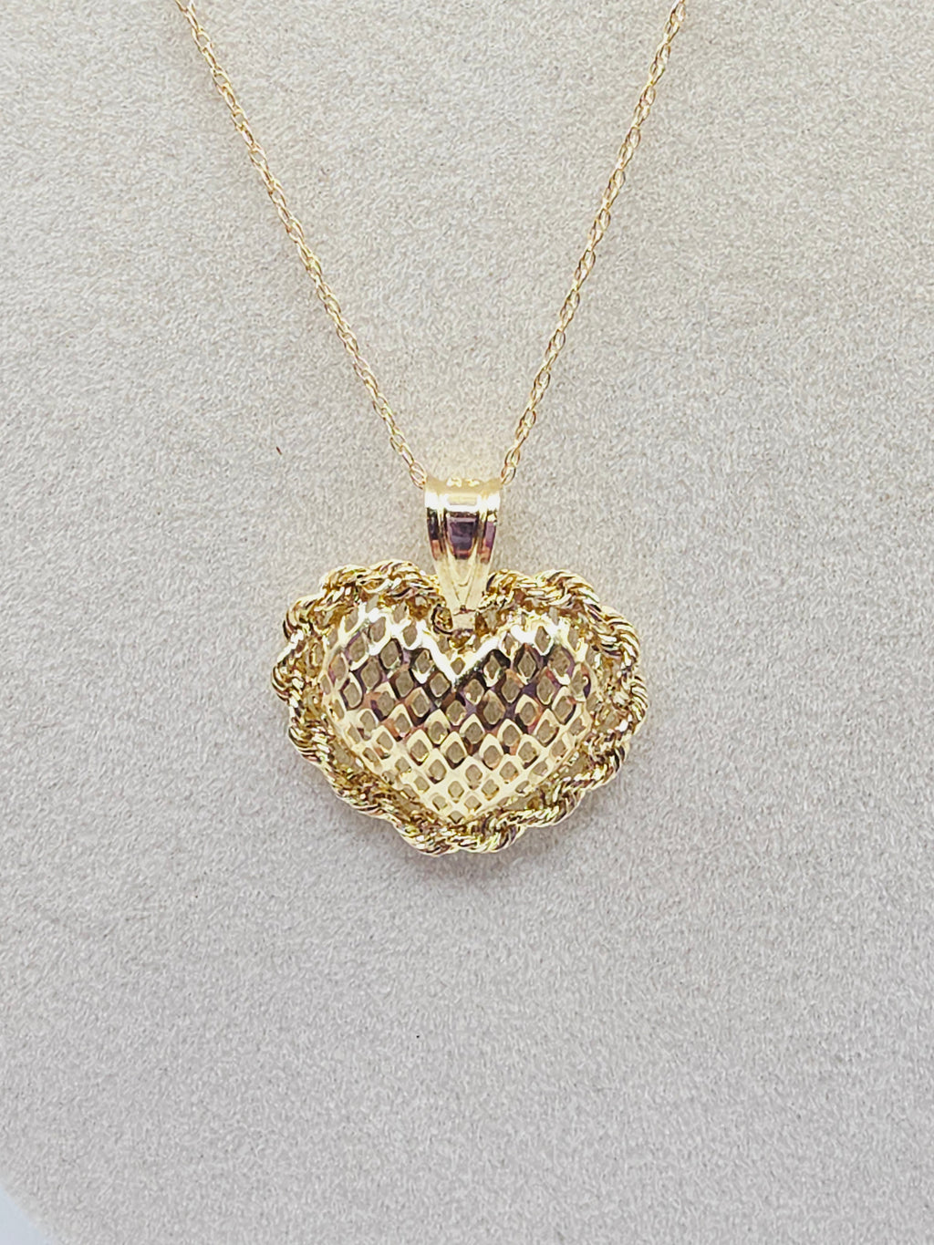 Michael Anthony Solid 14K Gold Filigree Heart Pendant Necklace - 18 Inches
