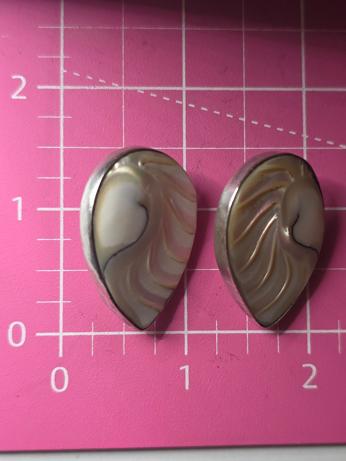 AKR 925 Sterling Silver Carved Shell Pear Teardrop Stud Earrings
