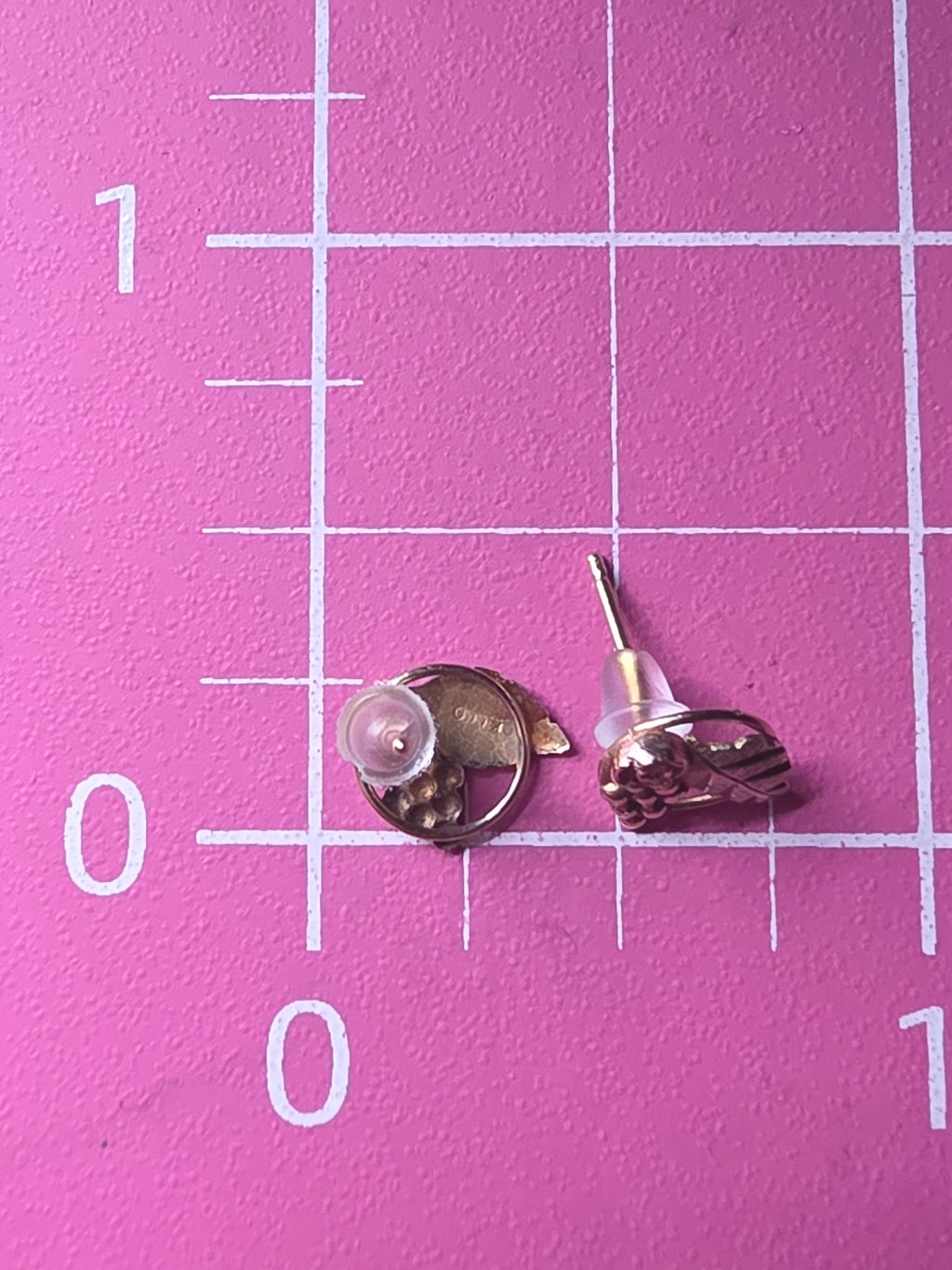 Black Hills Gold Solid 10K Tri Color Grape Leaf Rose Stud Earrings CCO