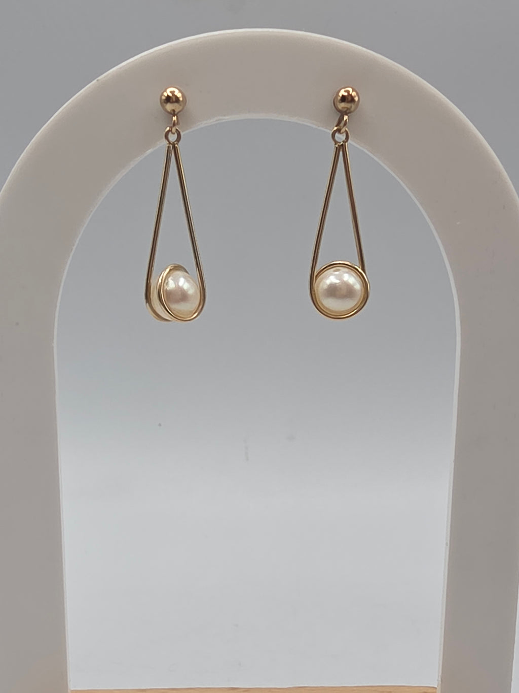 Solid 14K Yellow Gold Pearl Dangle Earrings Teardrop Frame Drop Design