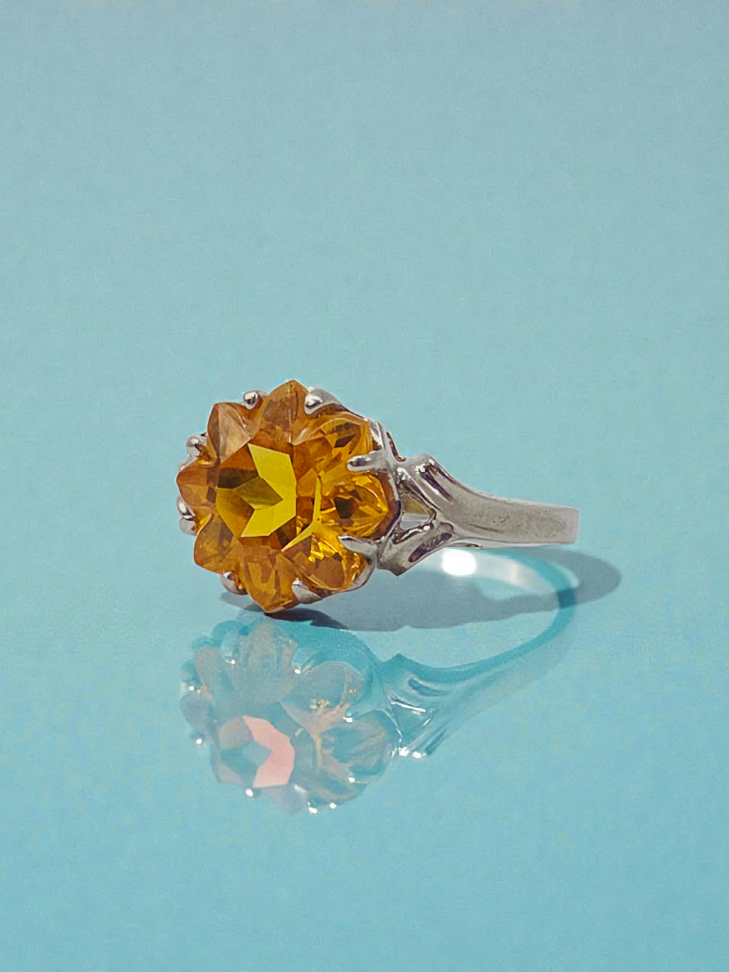 Solid 10K Gold Ring with Flower-Cut Golden Orange Canary Sapphire - Sz 7.5