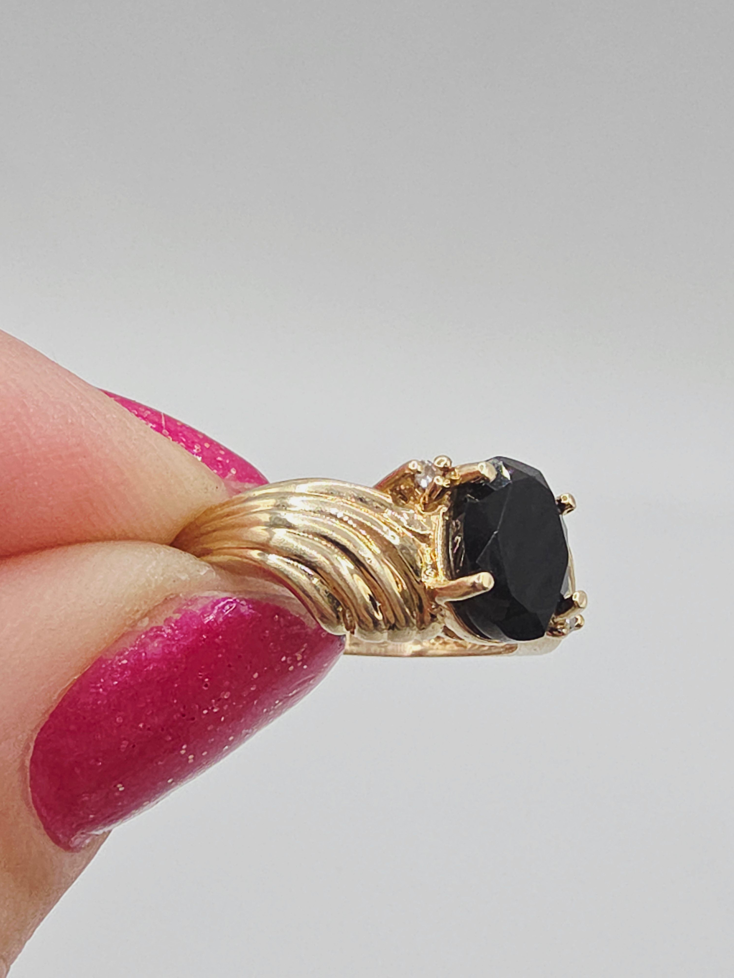 Solid 10K Yellow Gold Ring with Oval-Cut Black Onyx & Diamond Accents – Size 6.5