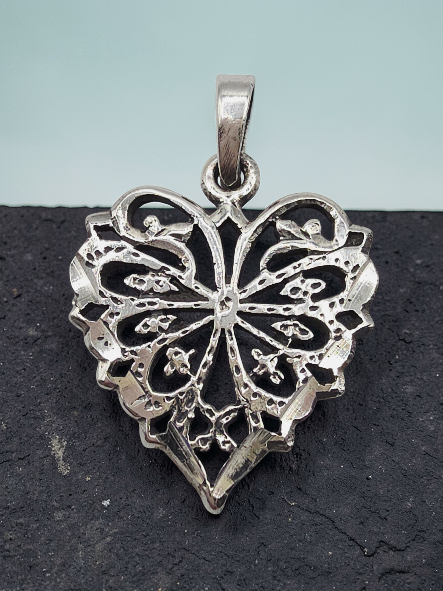925 Sterling Silver Openwork Filigree Heart Necklace Pendant