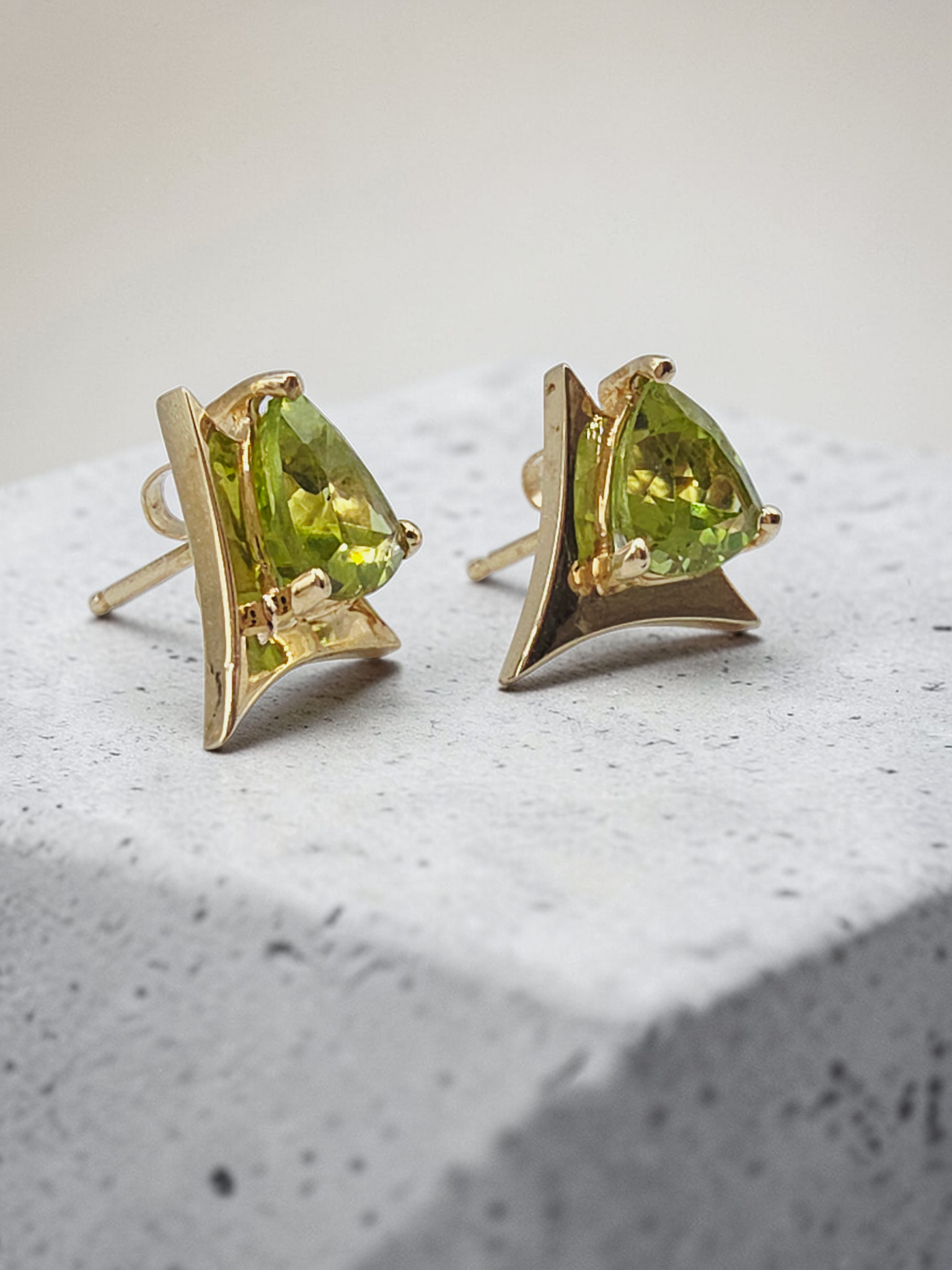 Solid 14K Yellow Gold Trillion Cut Peridot Stud Earrings