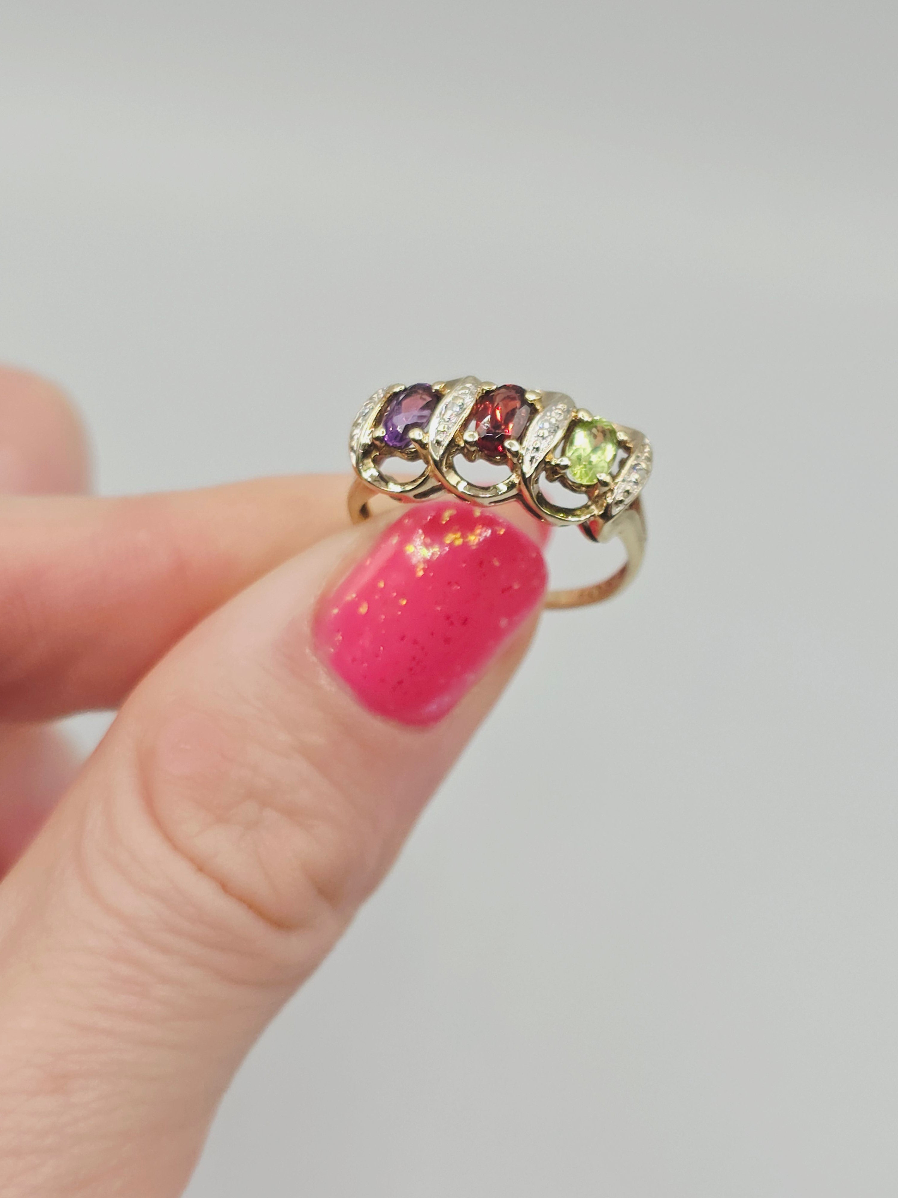Solid 9K Gold Ring with Peridot, Garnet, Amethyst and Diamonds - Size 7.5