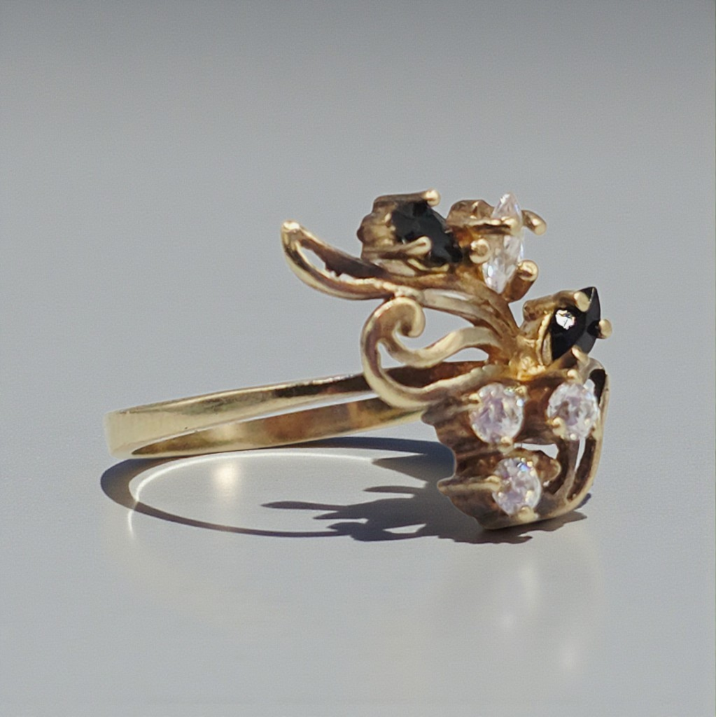 Solid 10K Yellow Gold Ring with Marquise Cut Black Onyx and Round Cut Clear Gemstones Size 7.25