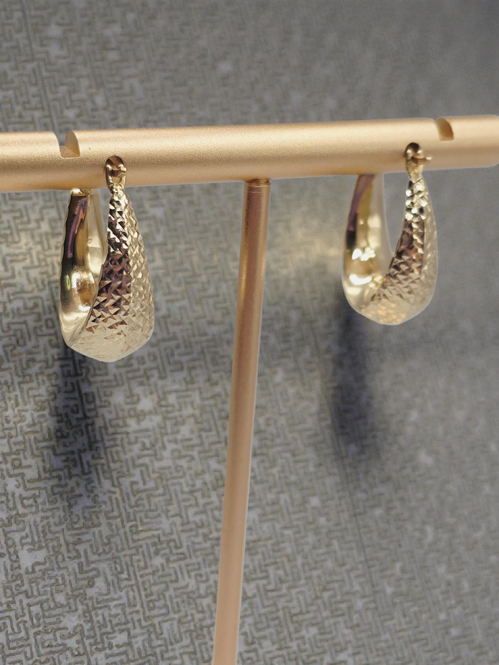 Select Jewelry Inc. Solid 14K Yellow Gold Diamond-Cut Hoop Earrings