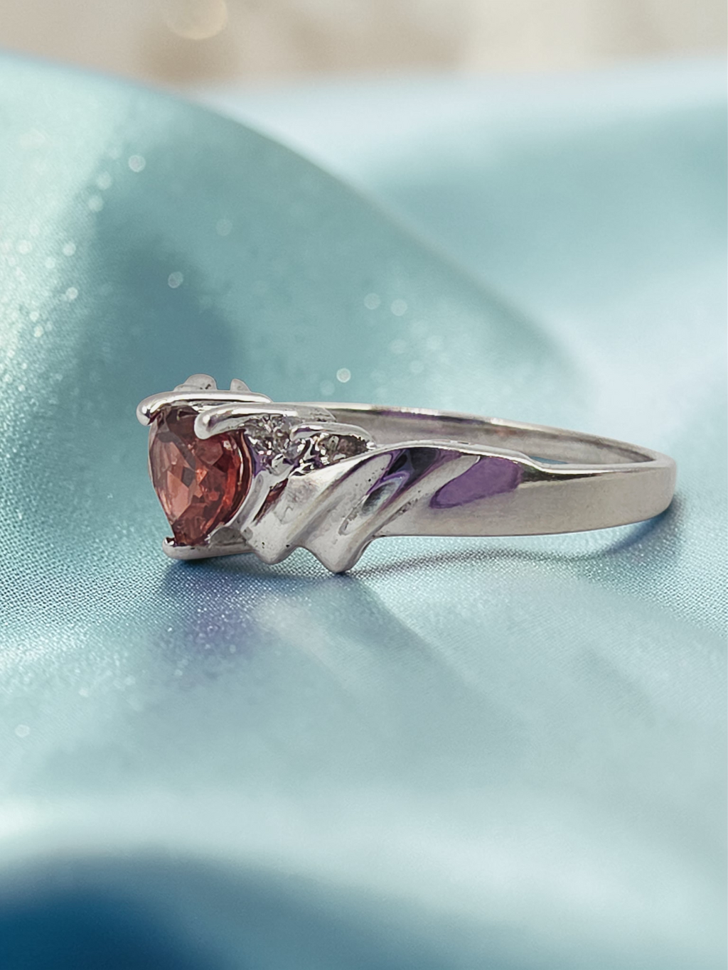 Solid 10K White Gold Ring with Heart Cut Garnet & Diamond Ring Accents - Size 6