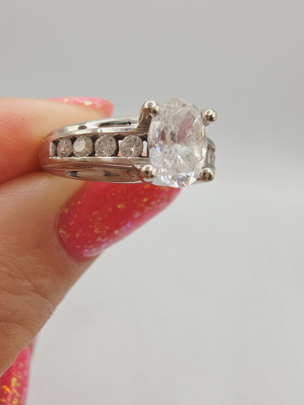 Solid 14K White Gold Oval-Cut CZ Ring with Channel Set Accents – Size 6