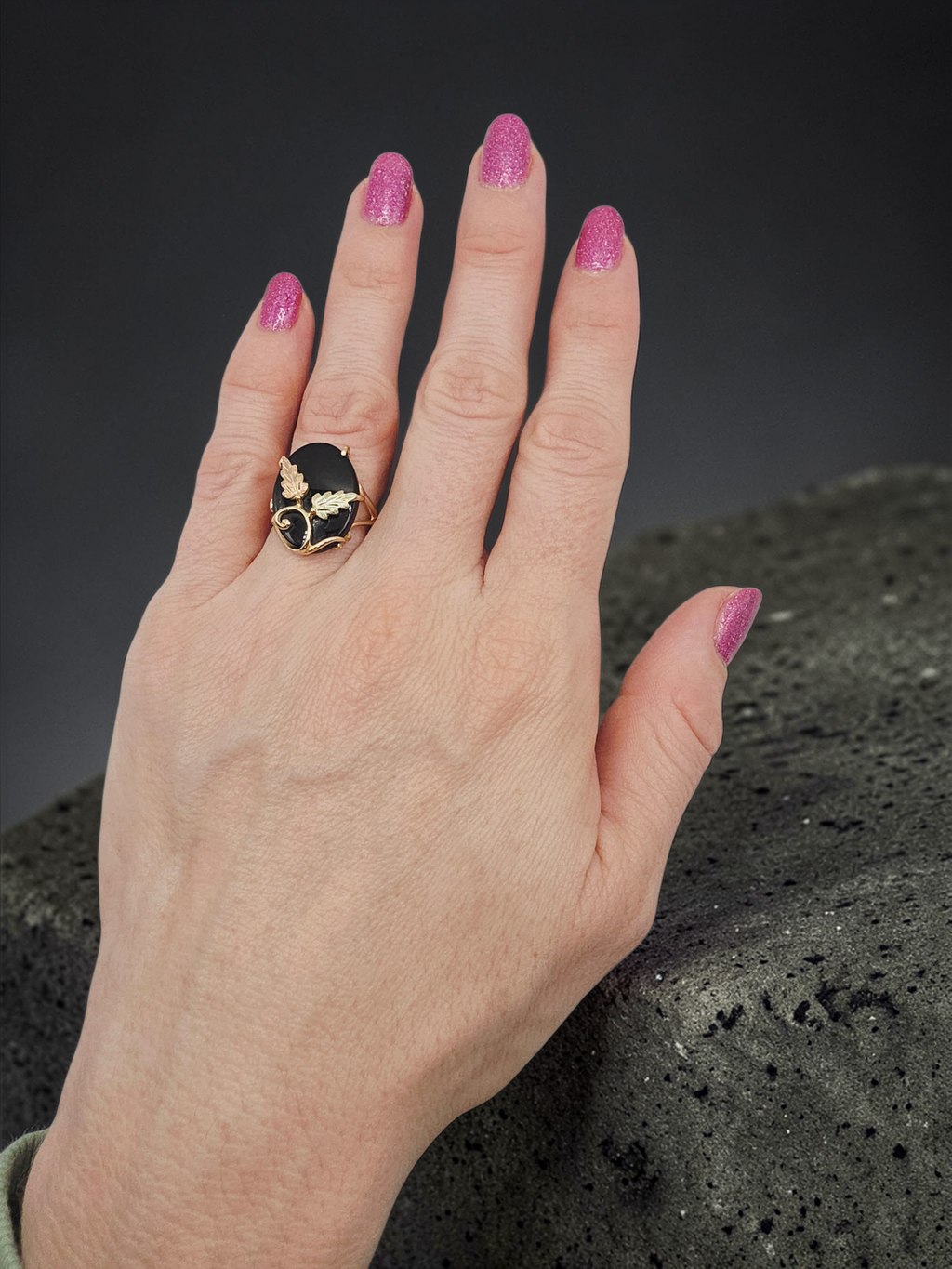 Black Hills Solid 10K Gold Ring with Onyx & Solid 12K Leaf Accents – Size 7