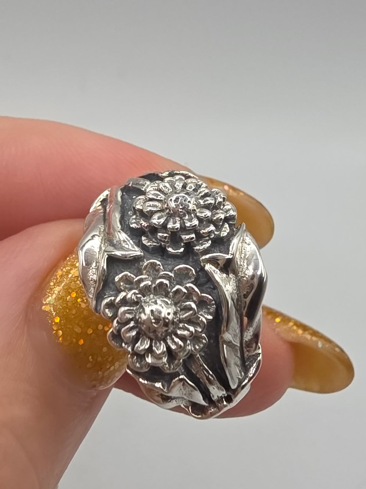 RETIRED Etah Love Sterling Silver Gothic Chrysanthemum Flower Band Ring - Size 5