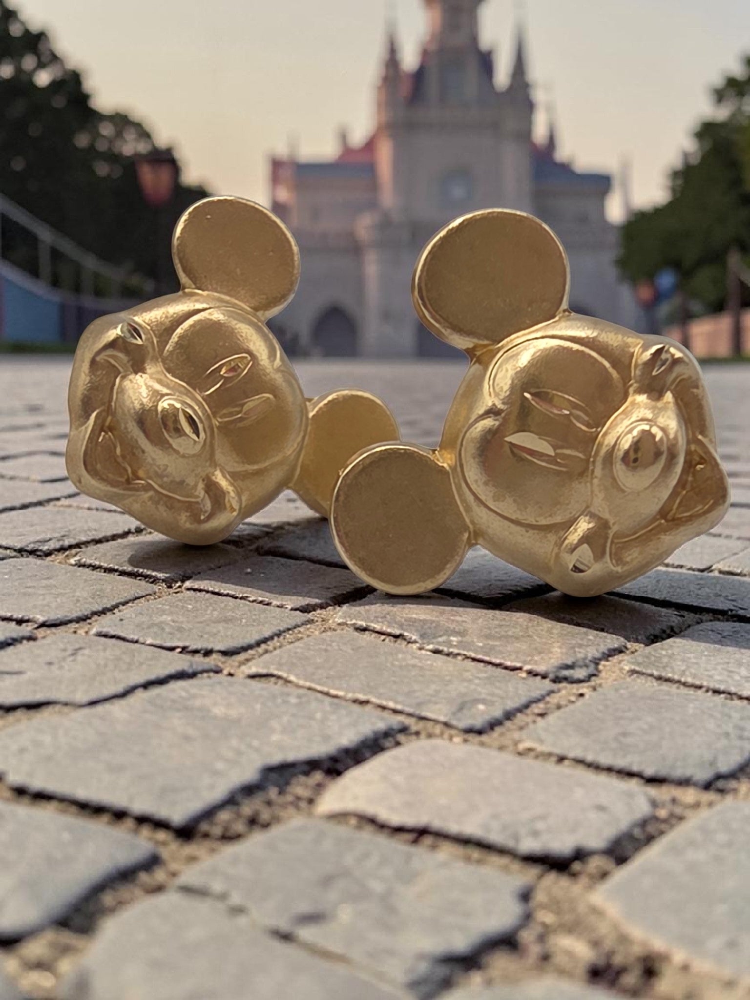 Disney Van Dell Mickey Mouse Solid 14K Yellow Gold Stud Earrings