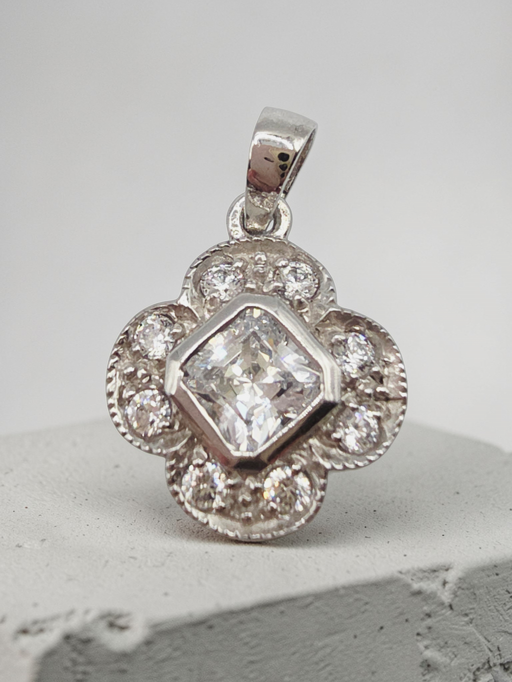 925 Sterling Silver Necklace Pendant with Princess Cut CZ & Clover Halo