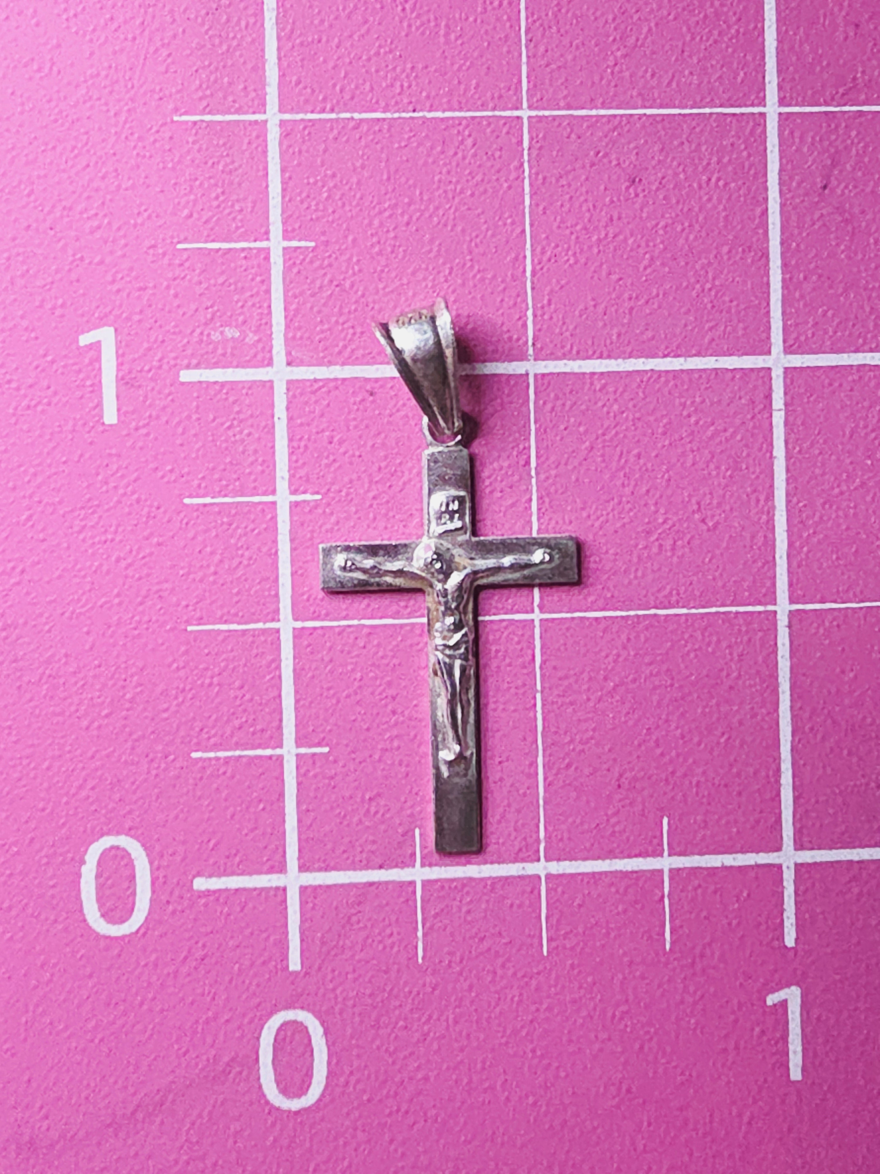 925 Sterling Silver Crucifix Cross Pendant with Jesus Christ Figure