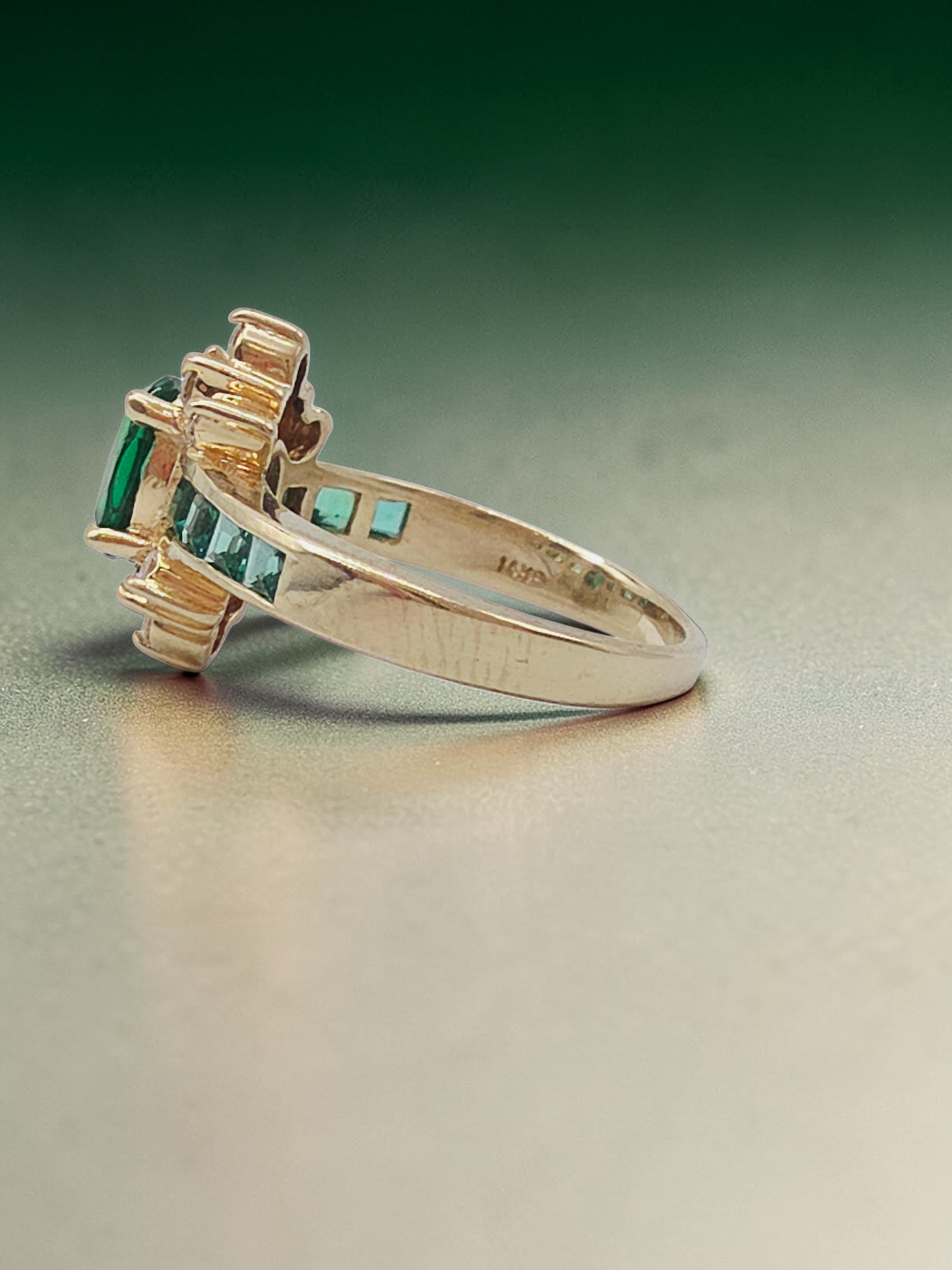 Solid 14K Gold Ring with Oval Lab-Created Emerald & Diamonds – Sz 5.25