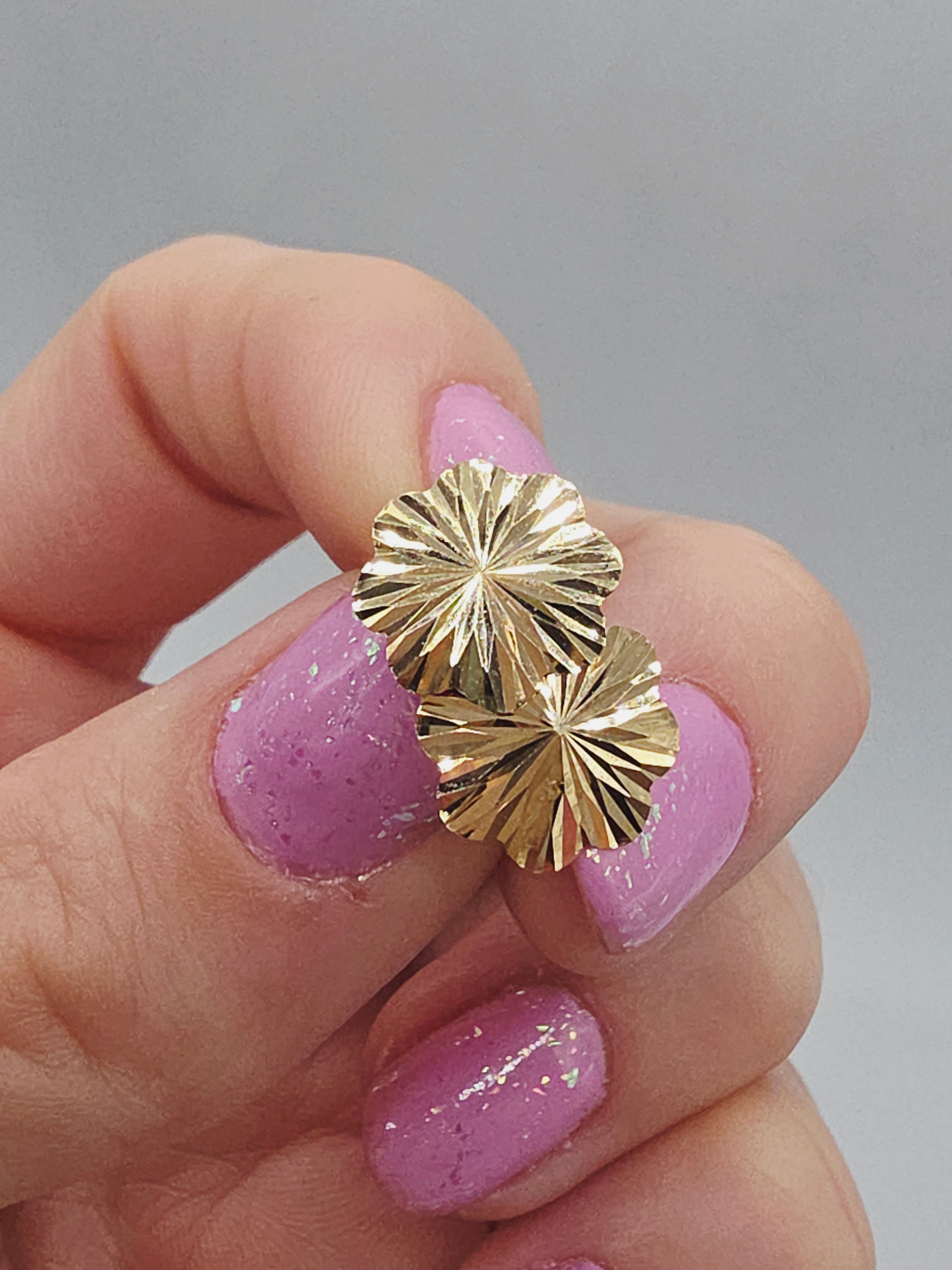 Solid 14K Yellow Gold Diamond-Cut Flower Stud Earrings Starburst