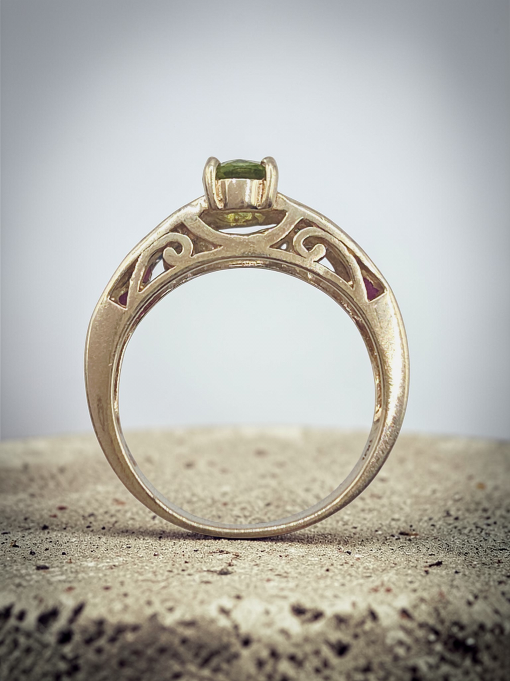 Solid 10K Yellow Gold Ring with Peridot Ruby and Blue Topaz - Sz 6