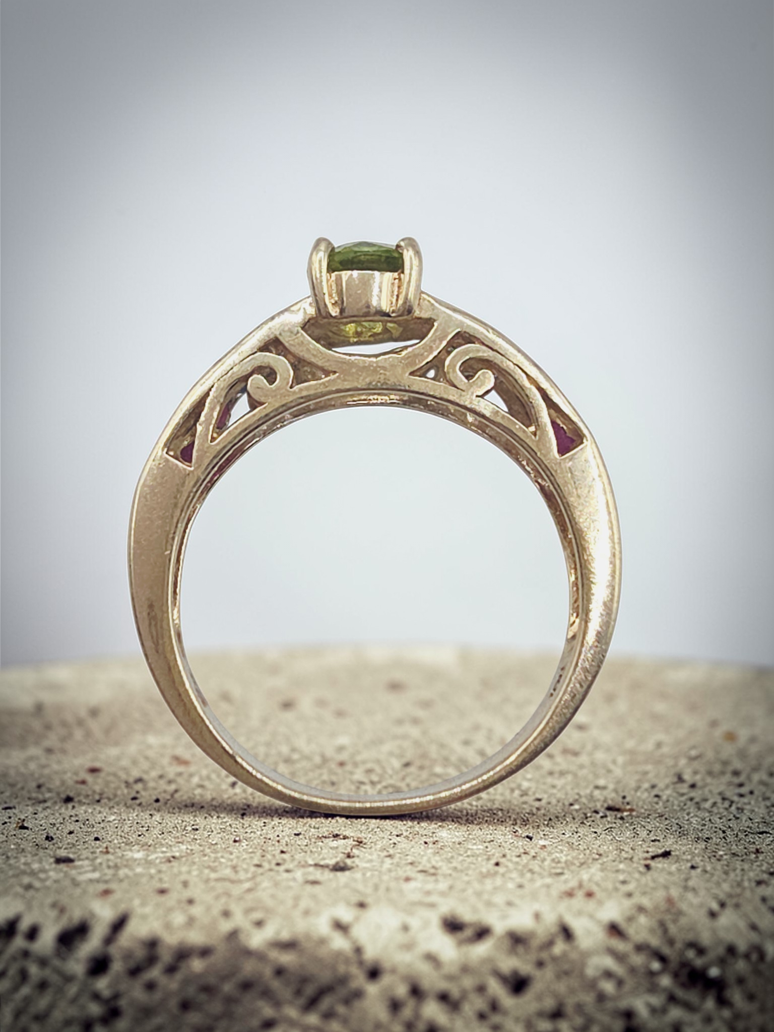 Solid 10K Yellow Gold Ring with Peridot Ruby and Blue Topaz - Sz 6