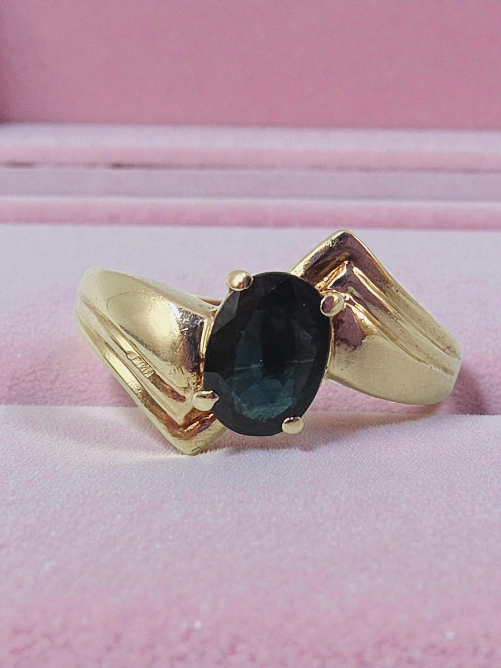 Solid 10K Yellow Gold Ring with Natural Blue Sapphire – Size 8