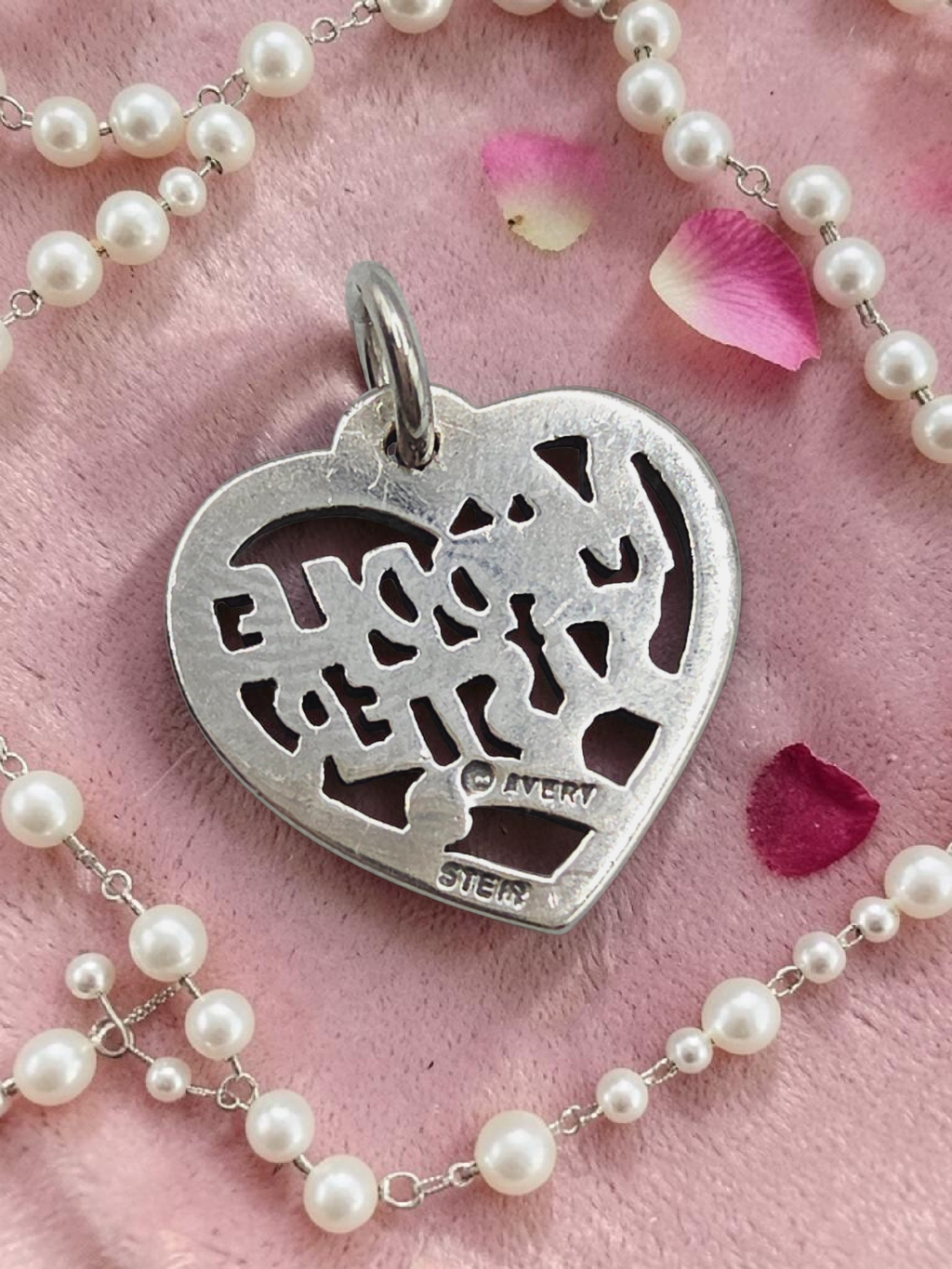 James Avery 925 Sterling silver Middle Sister Heart Charm Pendant