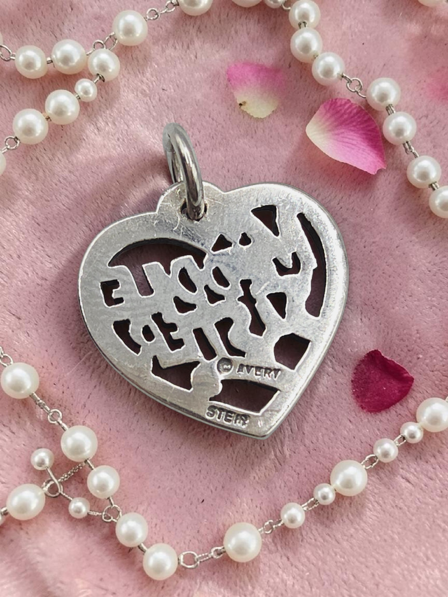 James Avery 925 Sterling silver Middle Sister Heart Charm Pendant