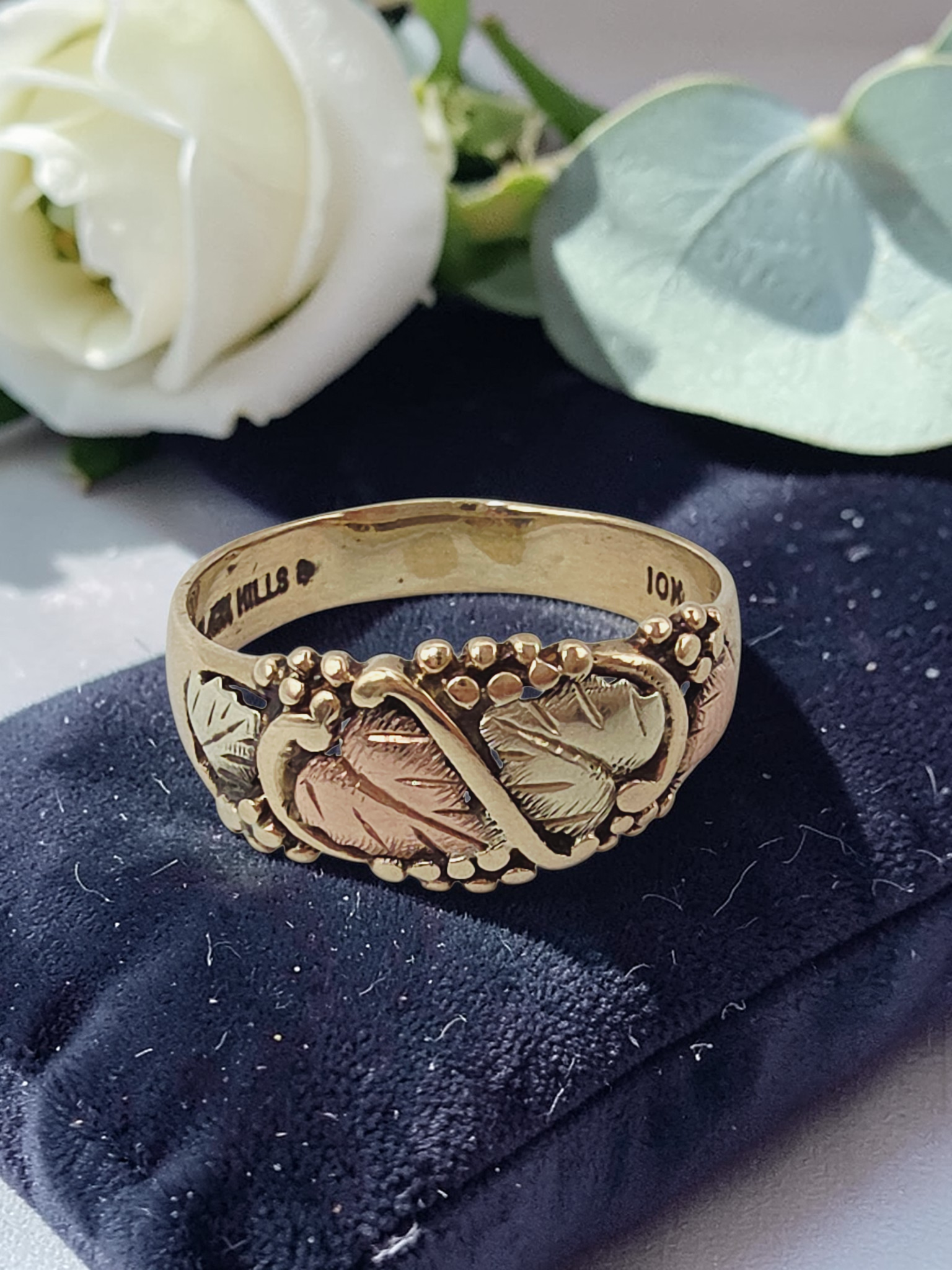 Black Hills Solid 10K Gold Grape Leaf Ring Band - Size 13.25