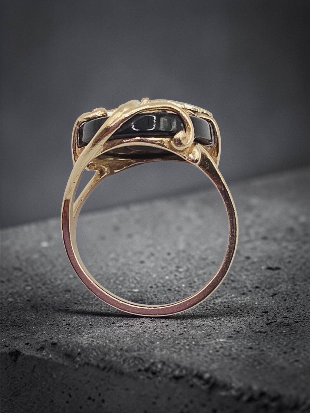 Black Hills Solid 10K Gold Ring with Onyx & Solid 12K Leaf Accents – Size 7