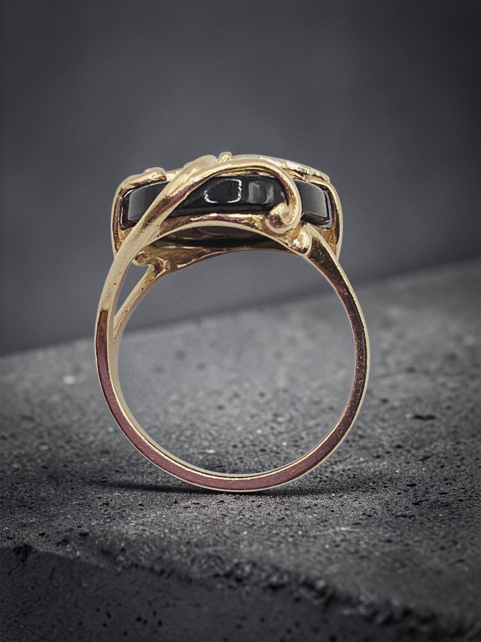 Black Hills Solid 10K Gold Ring with Onyx & Solid 12K Leaf Accents – Size 7