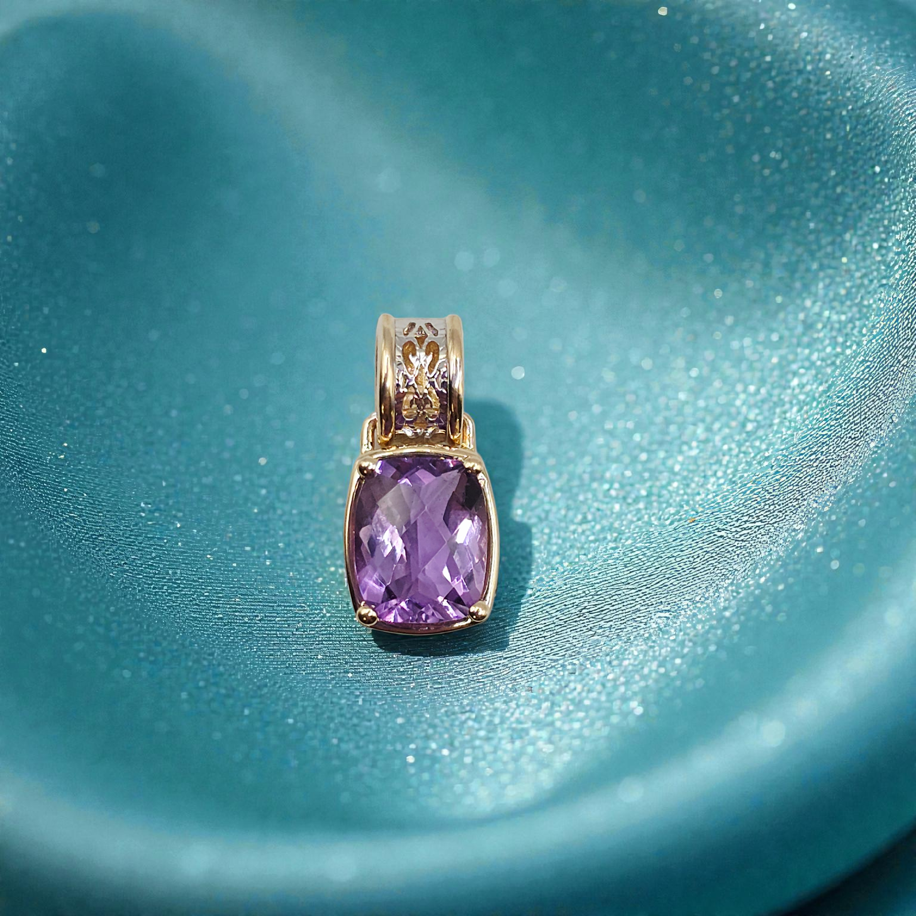 Solid 14k Gold Necklace Pendant with Cushion-Cut Amethyst