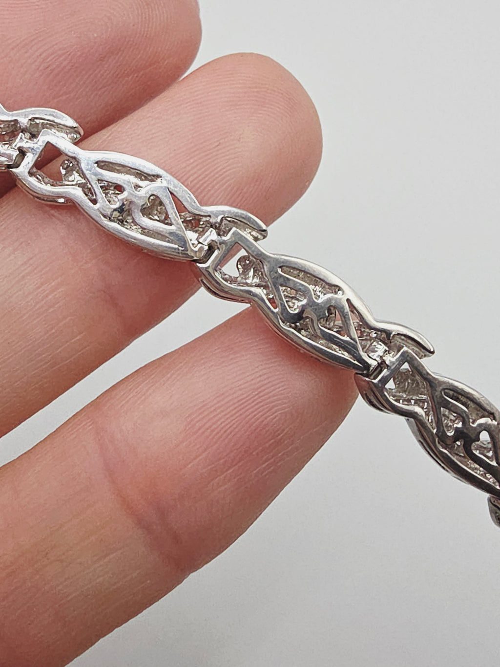 Heng Ngai 925 Sterling Silver 0.25 TW Diamond Link Bracelet - 7.25 Inch